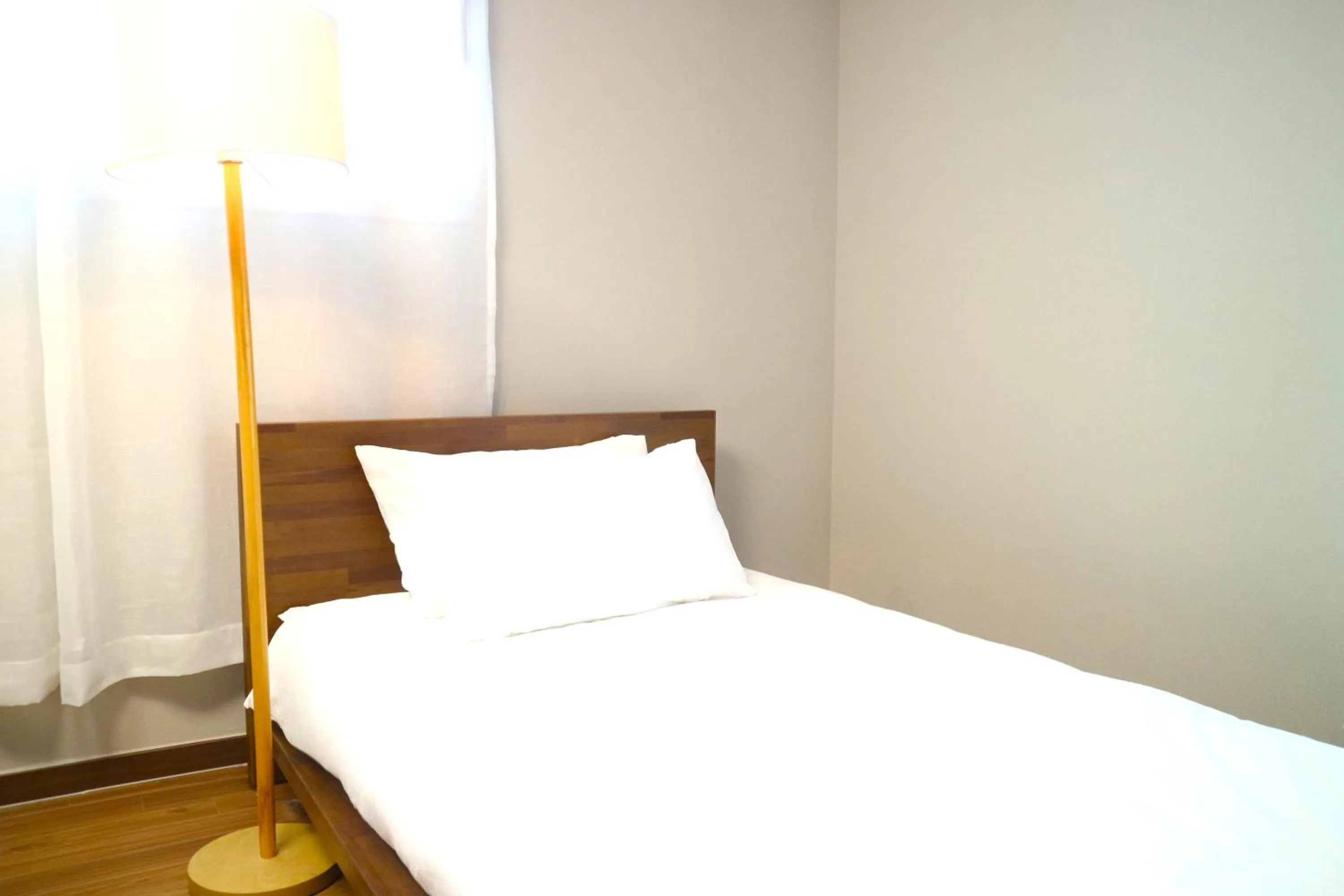 Single Room with Private Bathroom - single occupancy in Incheon Airport Guest House King