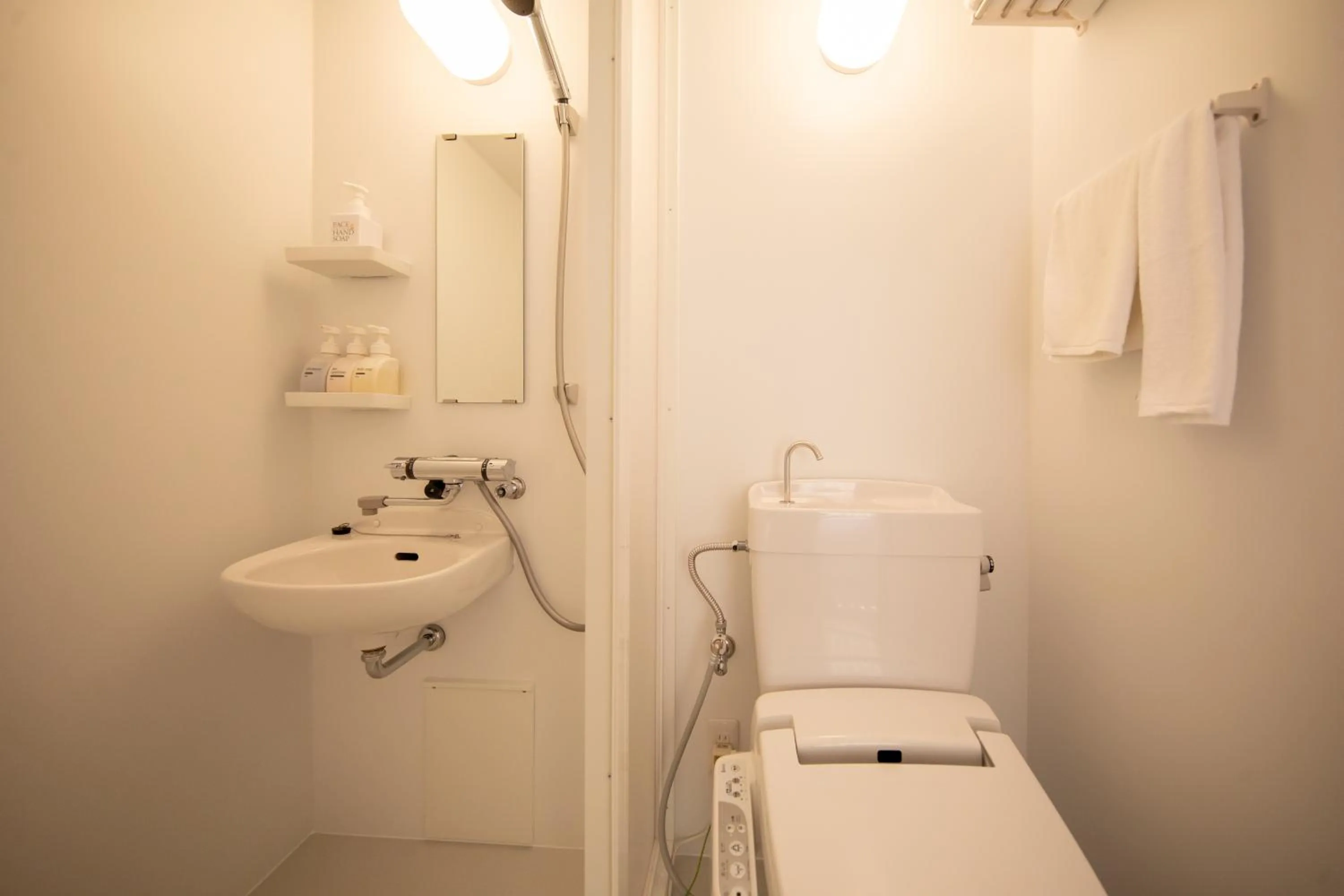 Single Room with Shower - single occupancy in Resort Hotel Tateshina