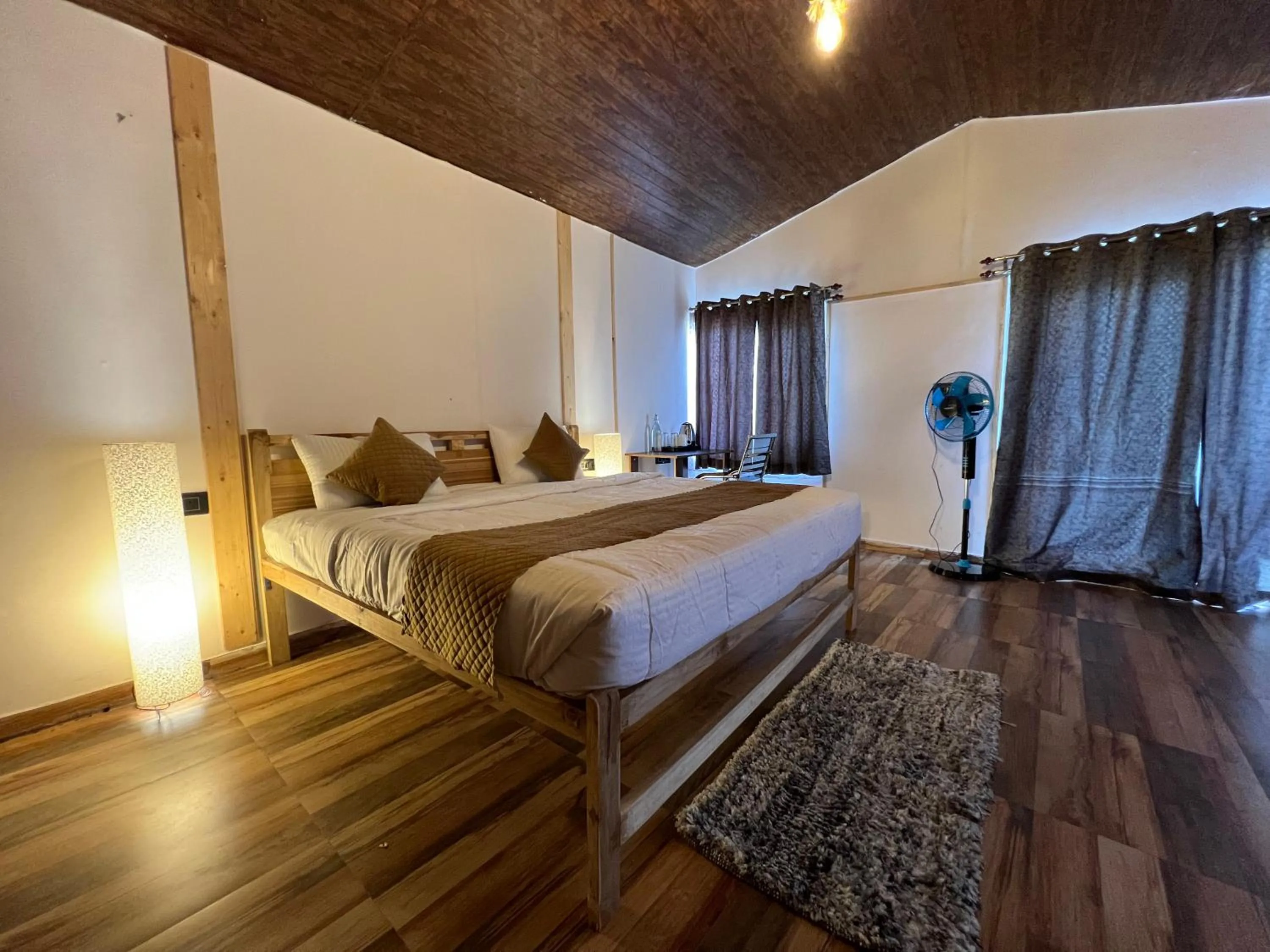 Deluxe Double Room in Adaara Retreat - Pet Friendly Cottages, Almora
