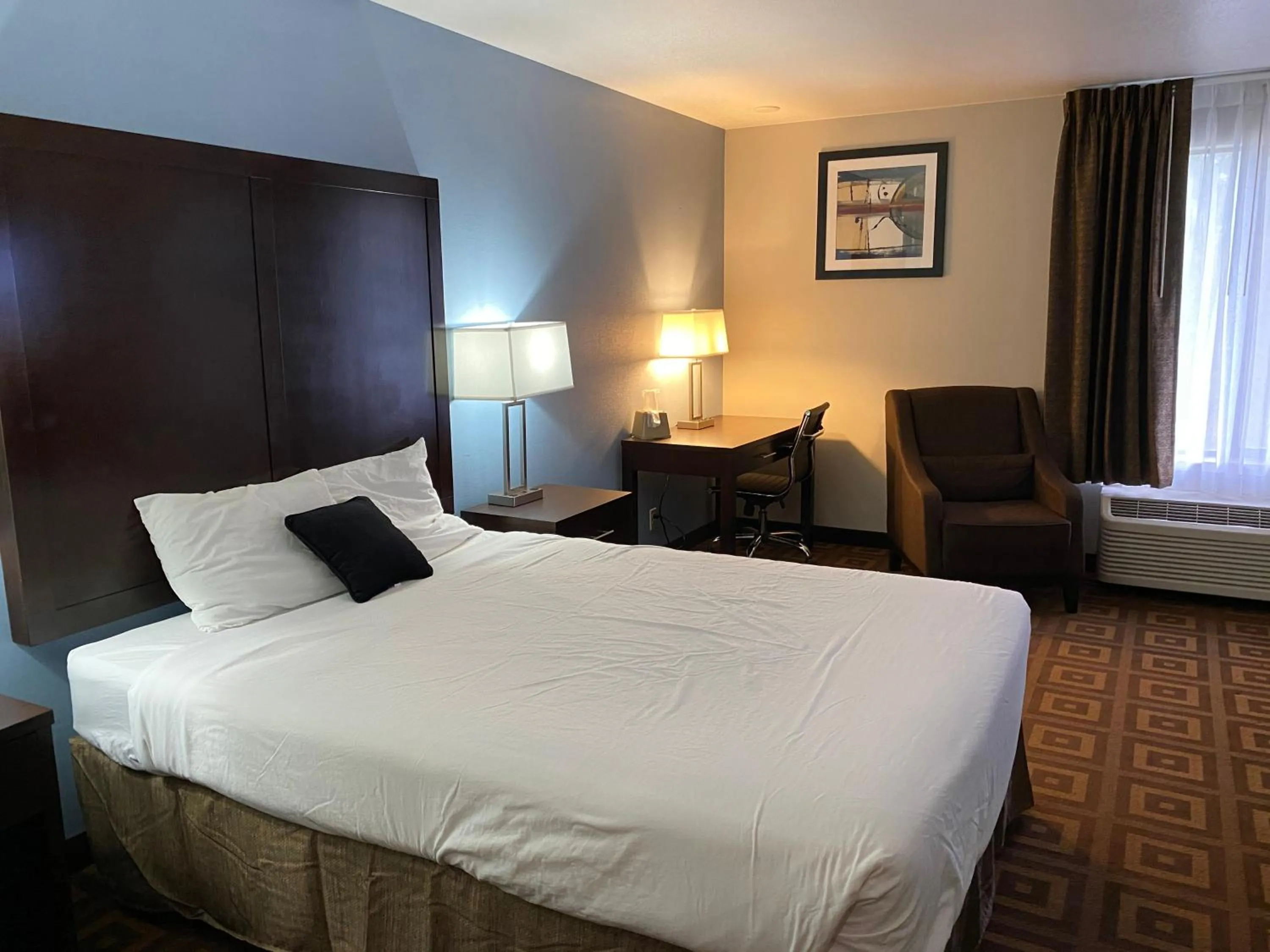 King Room in Red Lion Inn & Suites Post Falls
