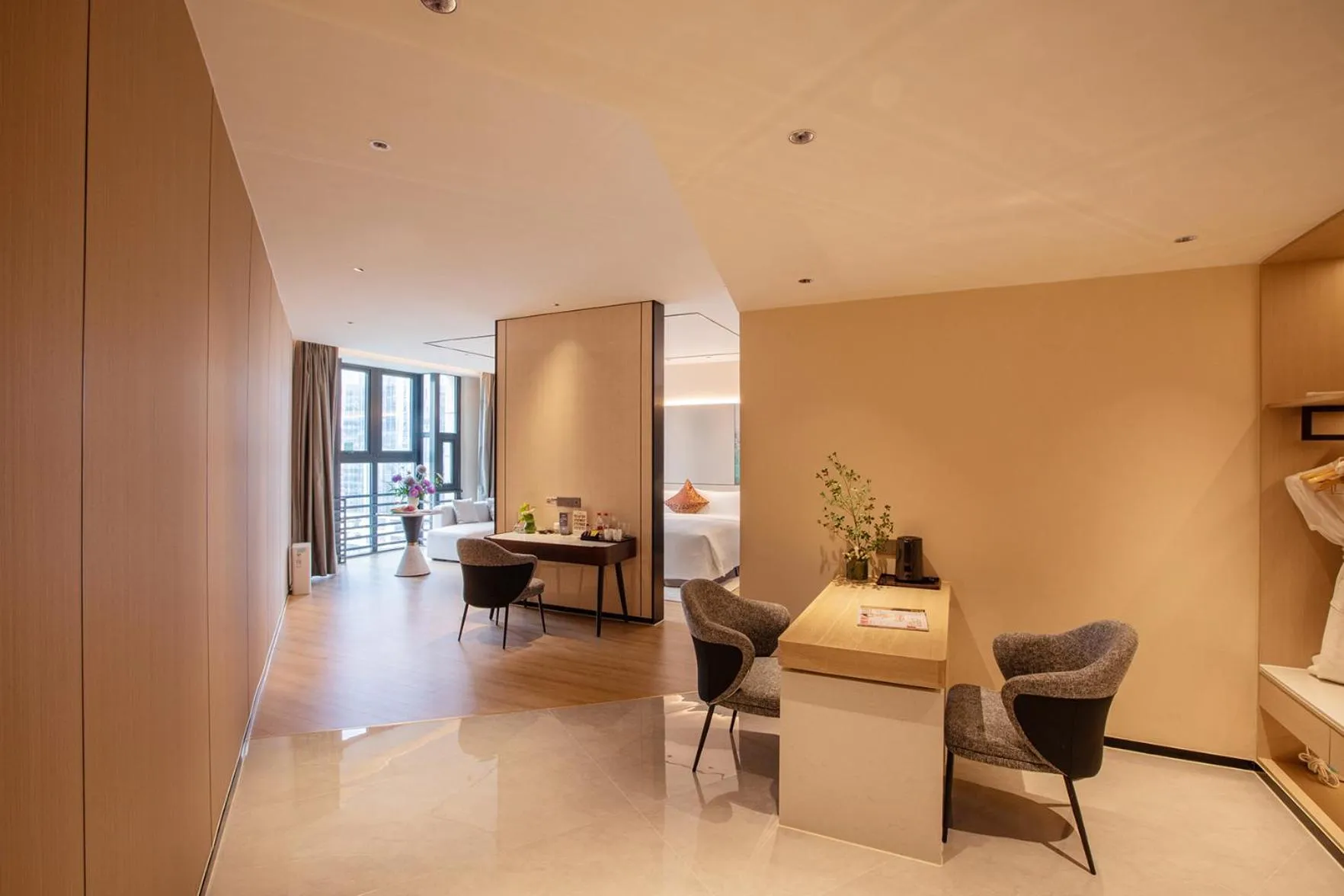 Lia Studio King Bed Room in Lia Charlton Hotel Shenzhen