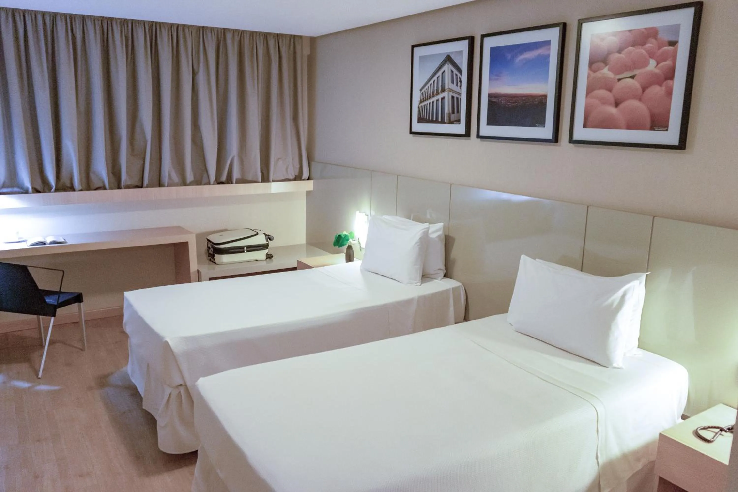 Standard Twin - single occupancy - 2 Single Beds in Intercity Montes Claros