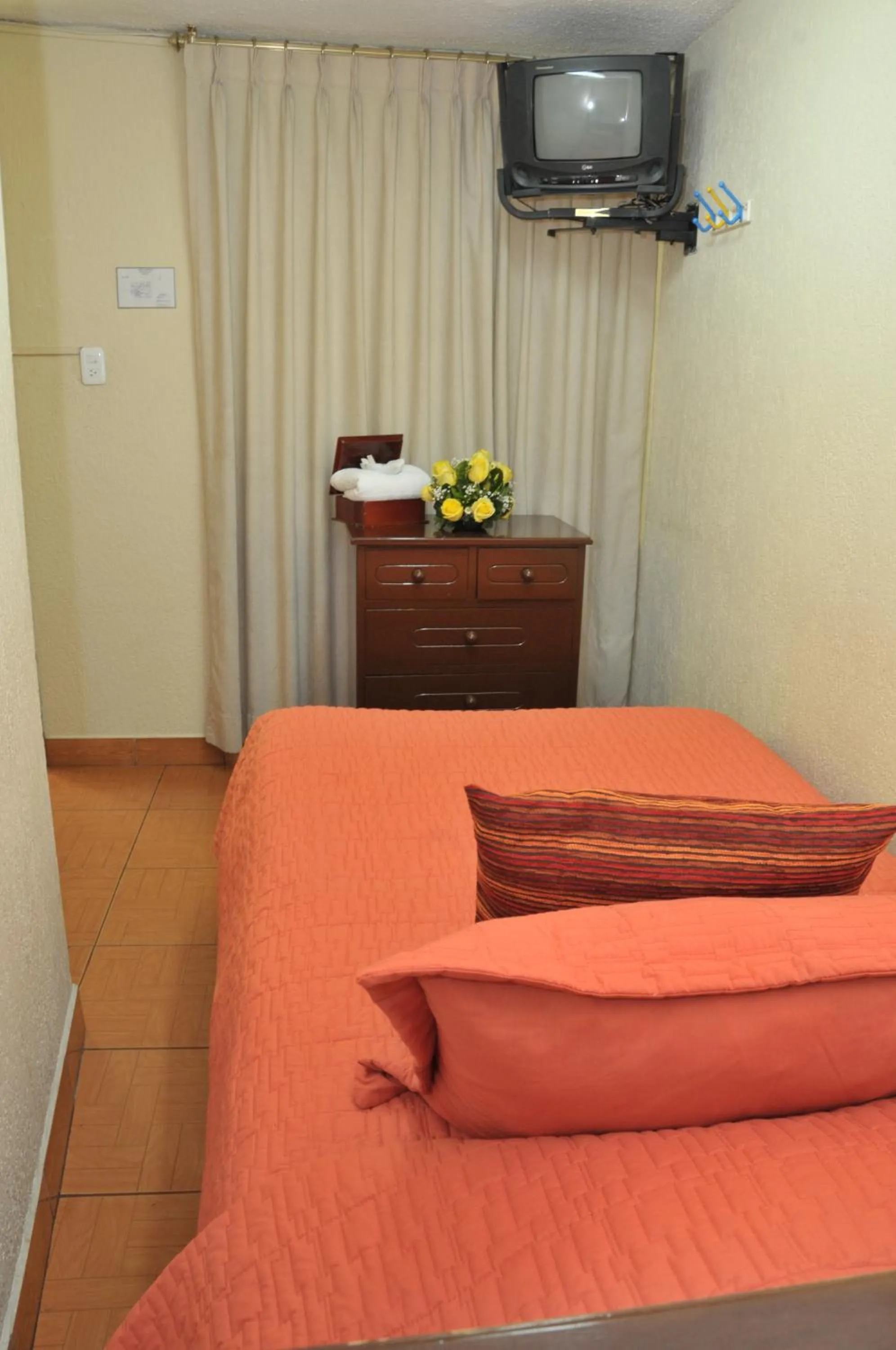 Small Single Room in Hotel Margarita 2