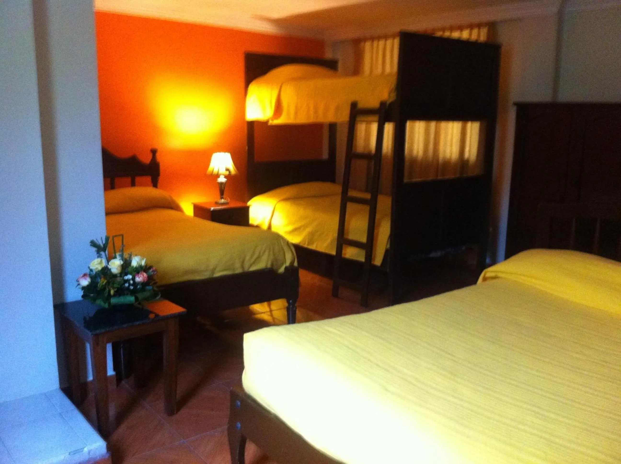 Quadruple Room with Private Bathroom in Hotel Margarita 2