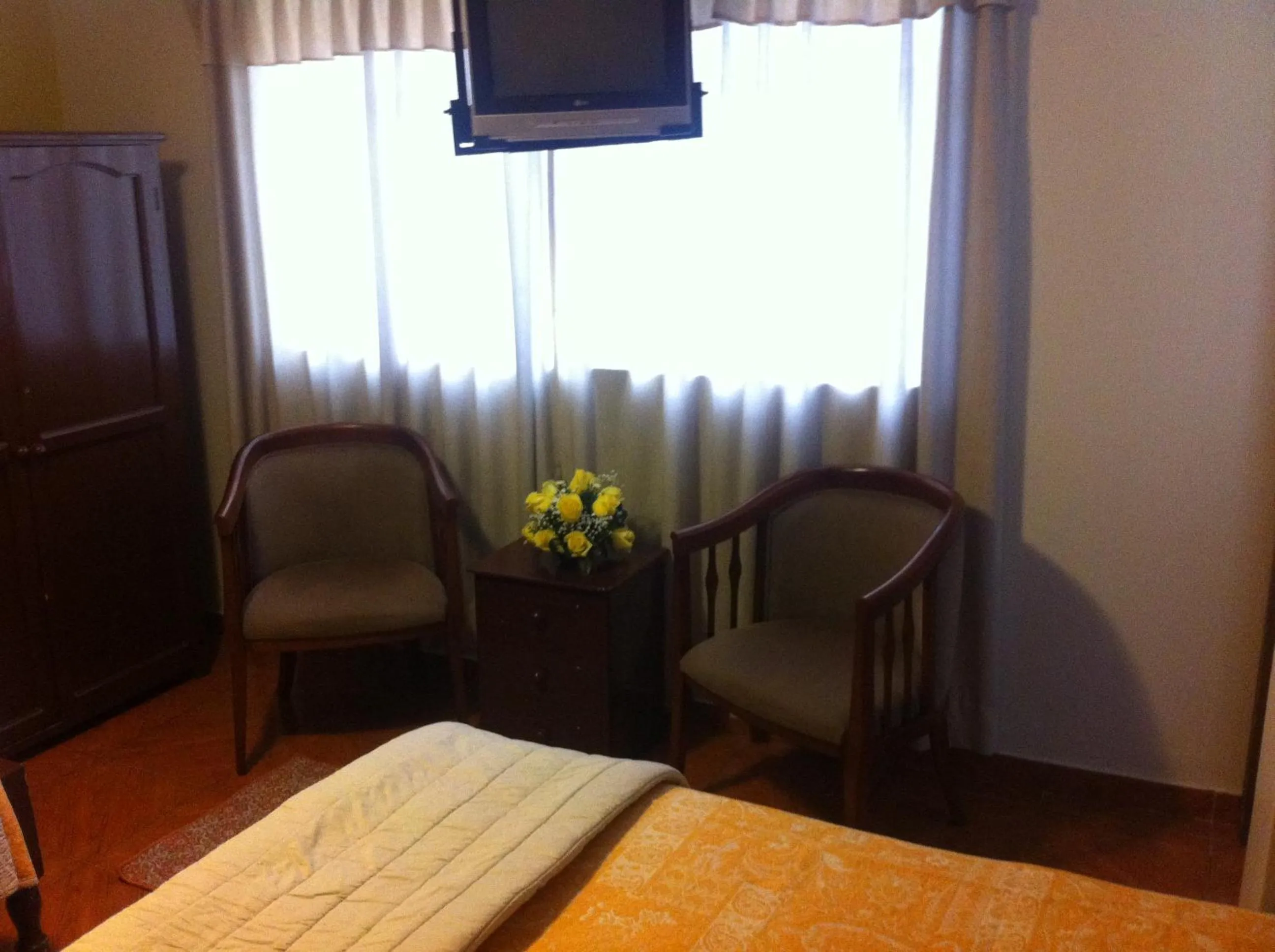 Family Room with Private Bathroom in Hotel Margarita 2