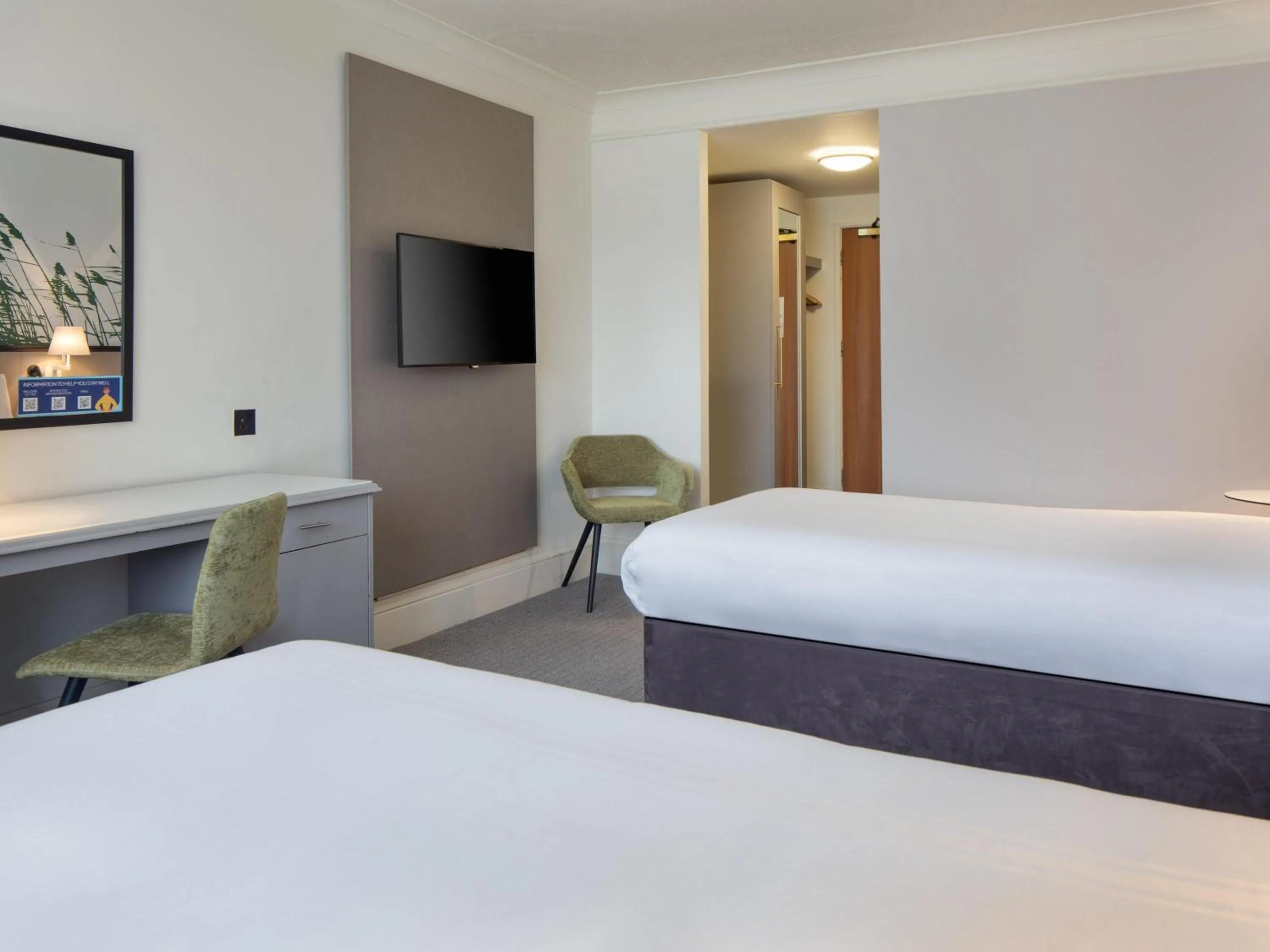 Classic Twin Room in Mercure Daventry Court Hotel