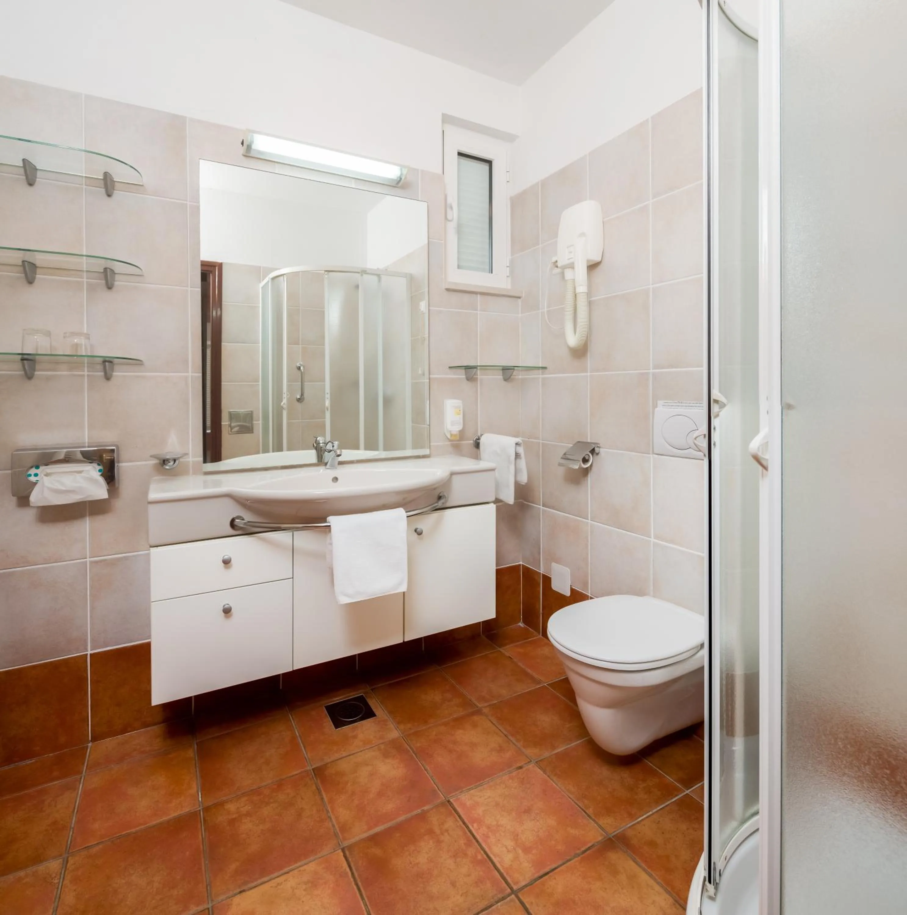 Deluxe Studio in Fontana Bayside Park