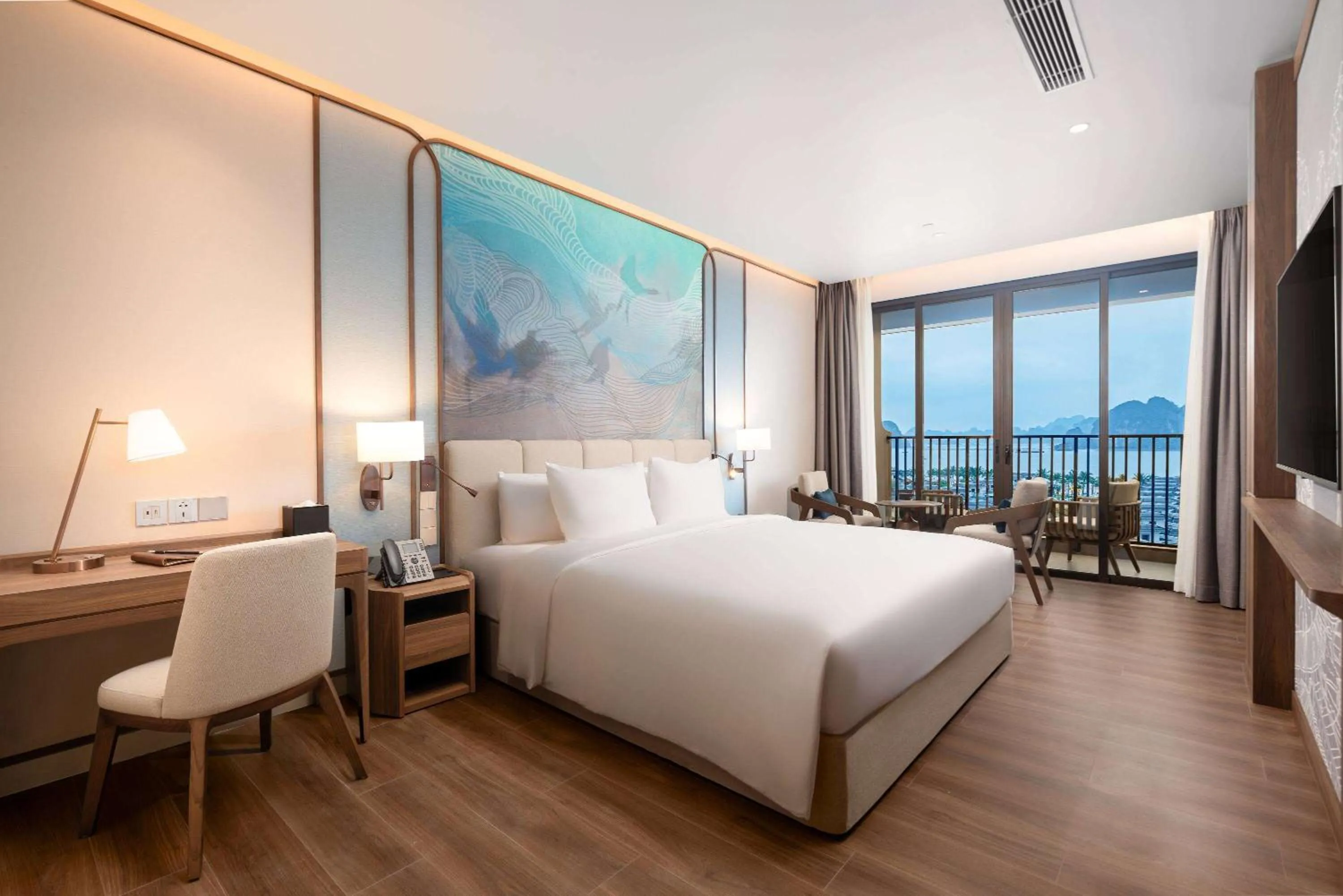 Family Suite Sea View in Wyndham Garden Sonasea Van Don