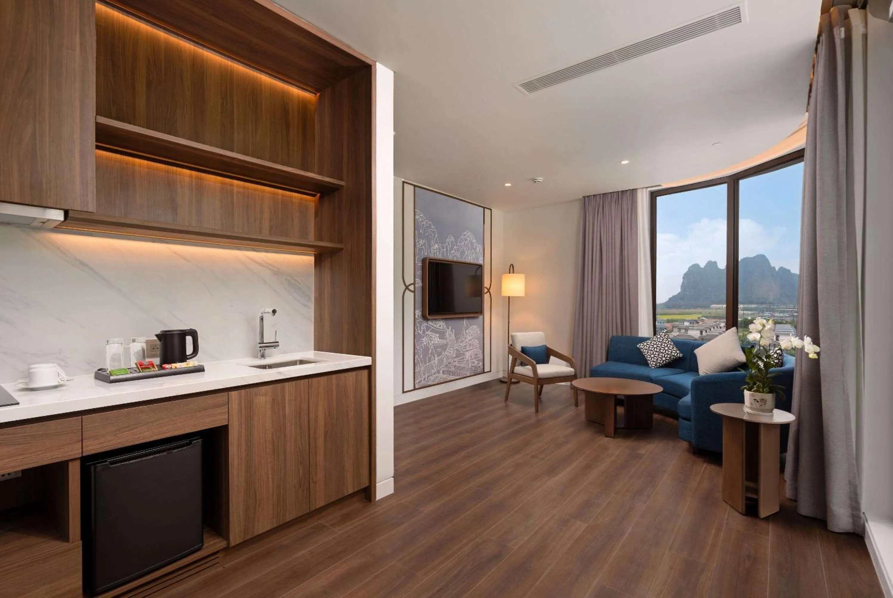 Executive Suite Sea View in Wyndham Garden Sonasea Van Don