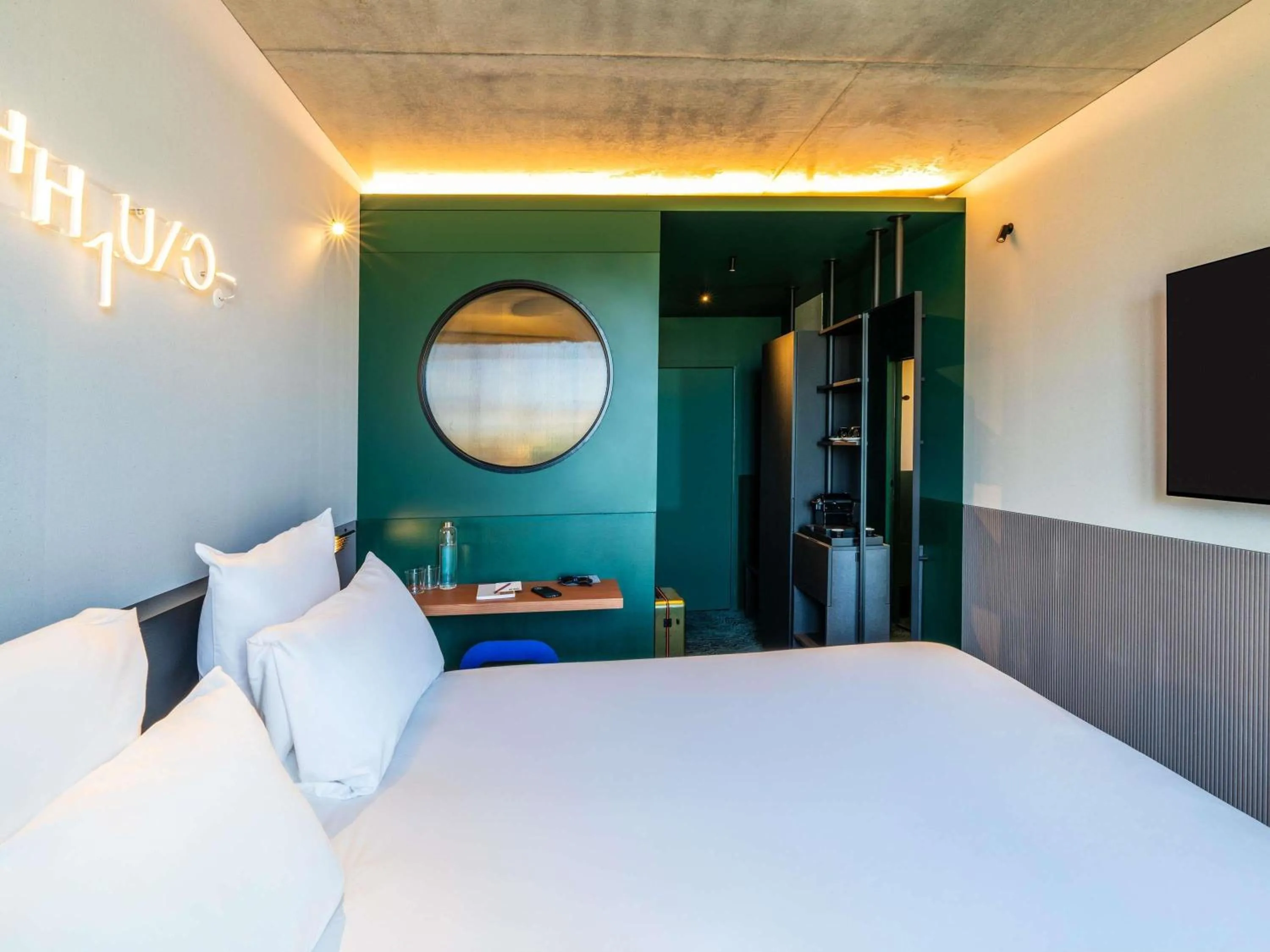 TRIBE Essential Room in TRIBE Paris Clichy