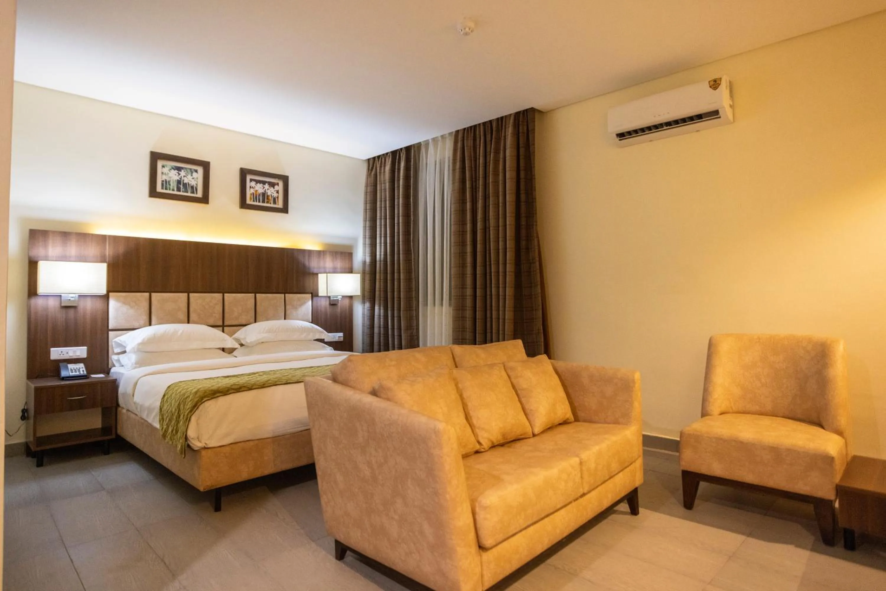 Large Single Room - single occupancy in Jogor Hotel Ibadan