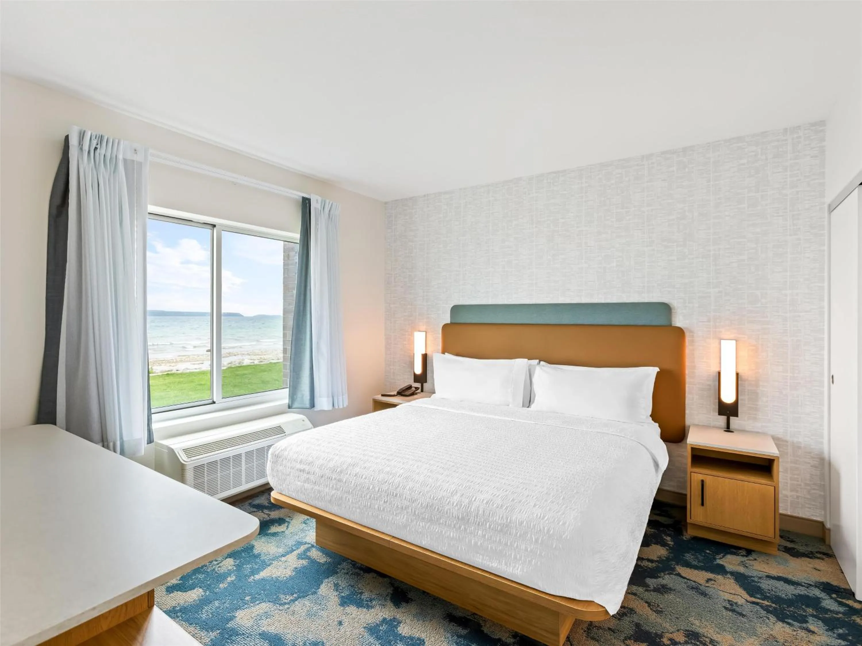 One-Bedroom King Suite with Lake View and Kitchenette in Hampton Inn St Ignace Lakefront Mackinac