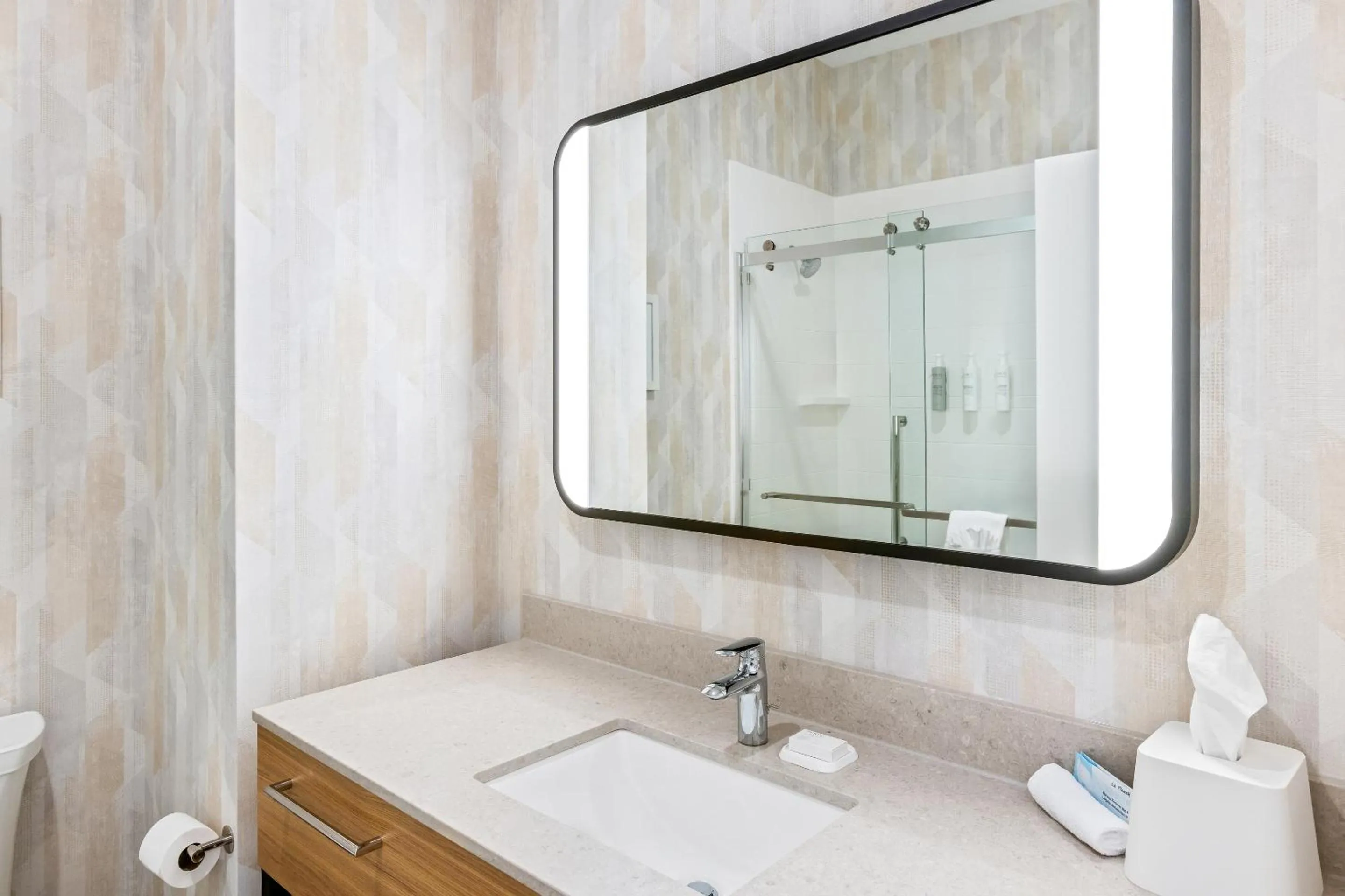 King Room with Balcony or Patio - Lake View in Hampton Inn St Ignace Lakefront Mackinac