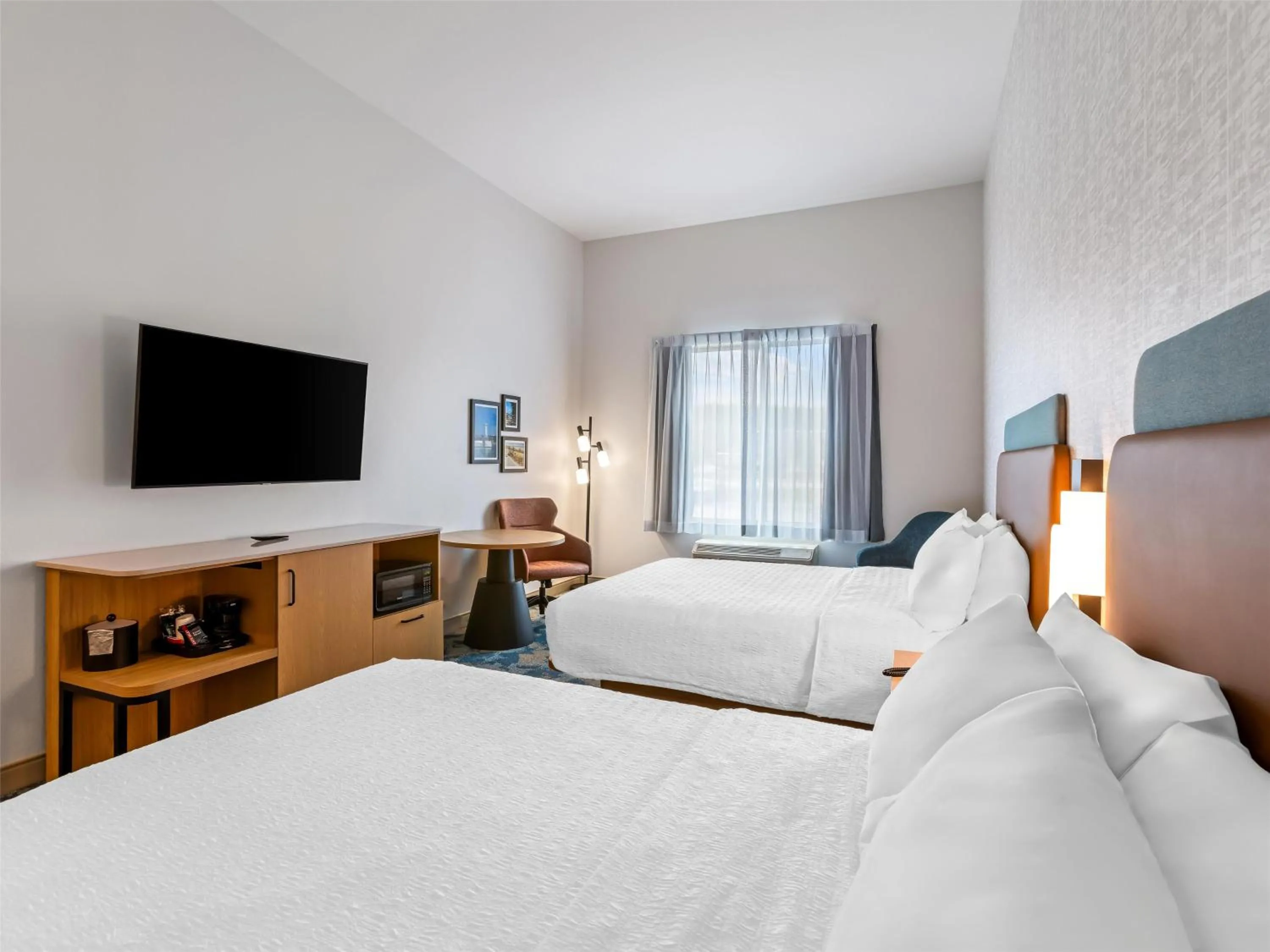 Queen Room with Two Queen Beds in Hampton Inn St Ignace Lakefront Mackinac