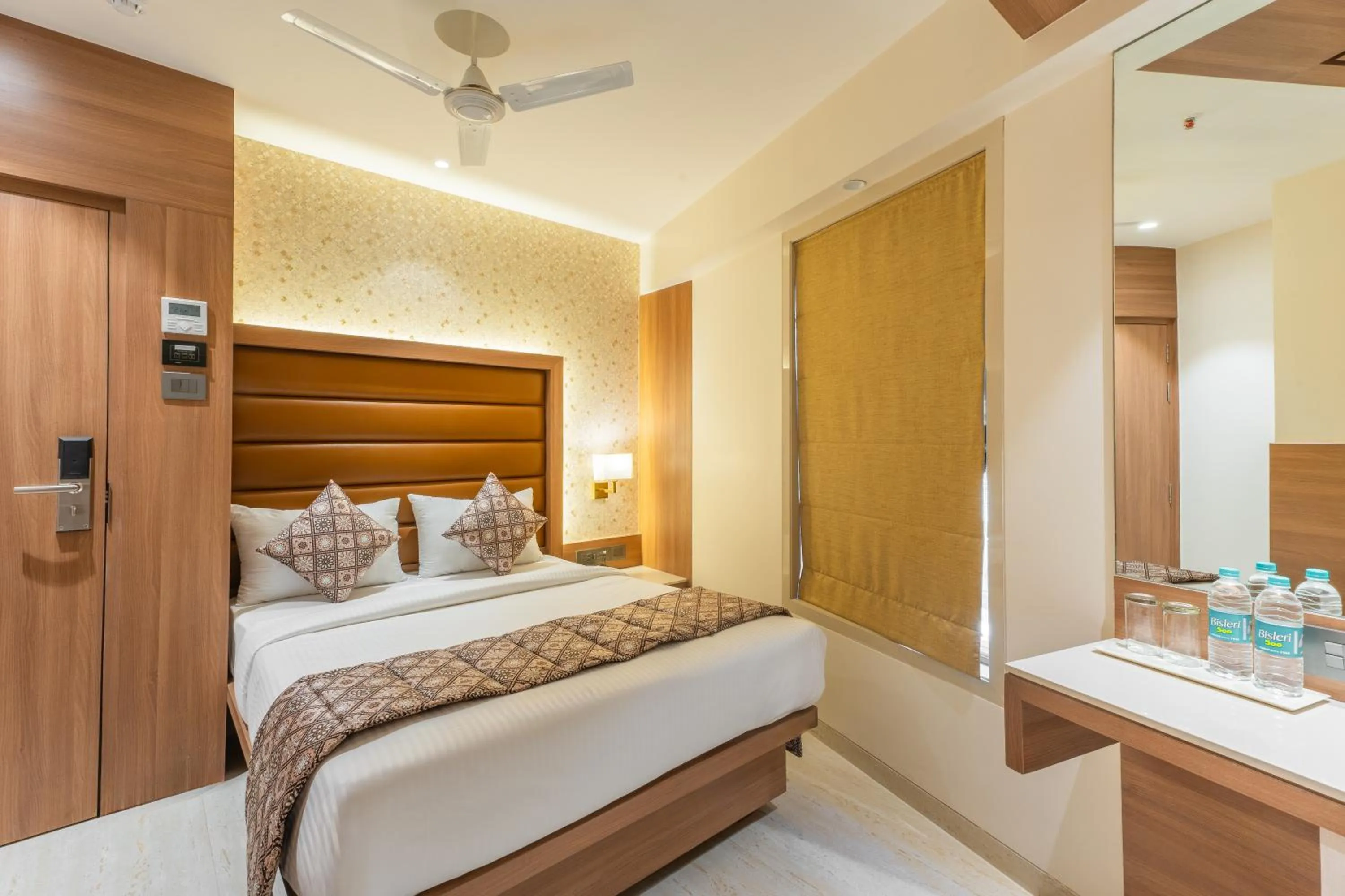 Deluxe Queen Room - single occupancy - Newly Constructed in Hotel Supreme Comforts - Mumbai Airport