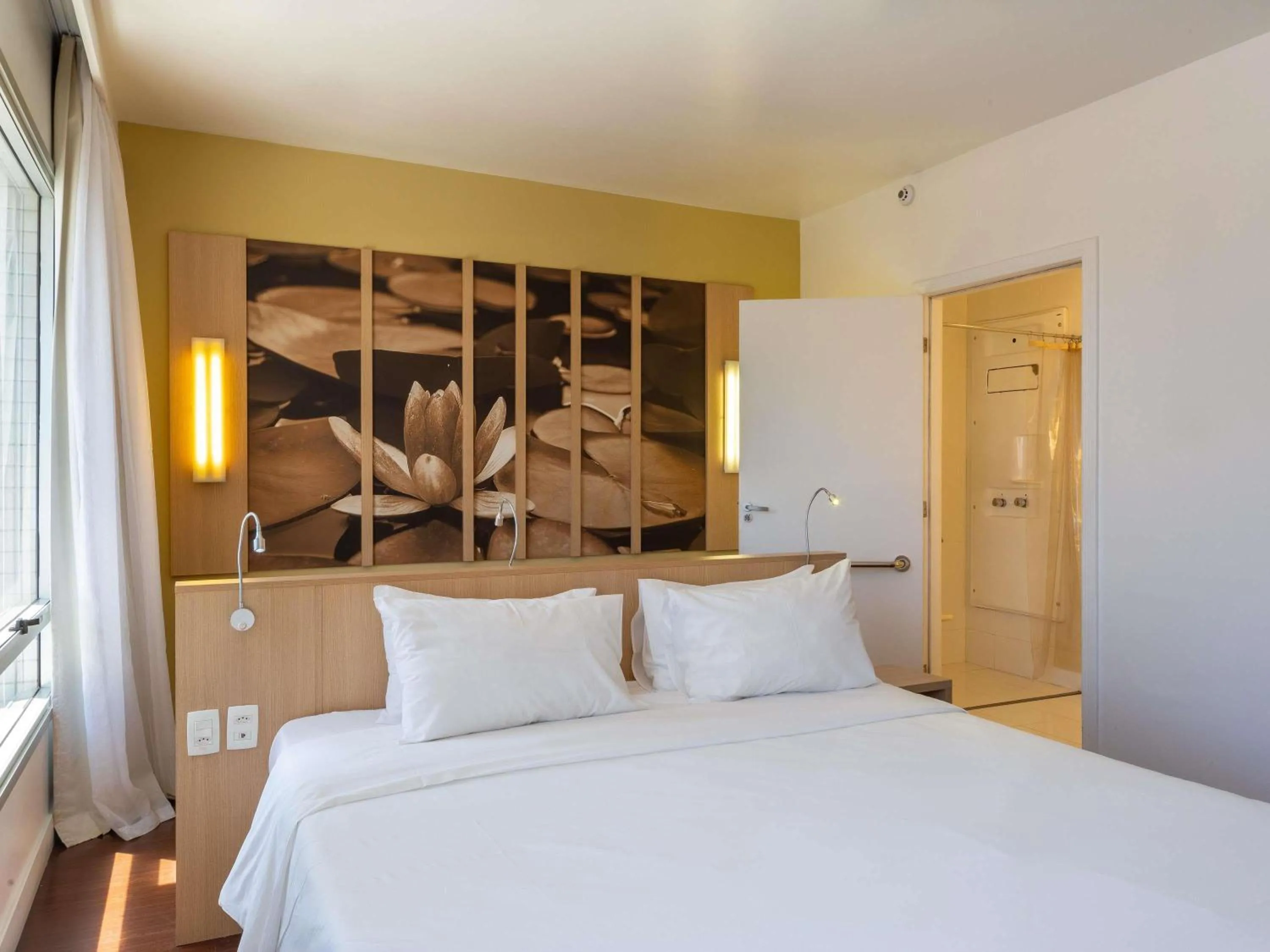 Superior Queen Room in Mercure Manaus