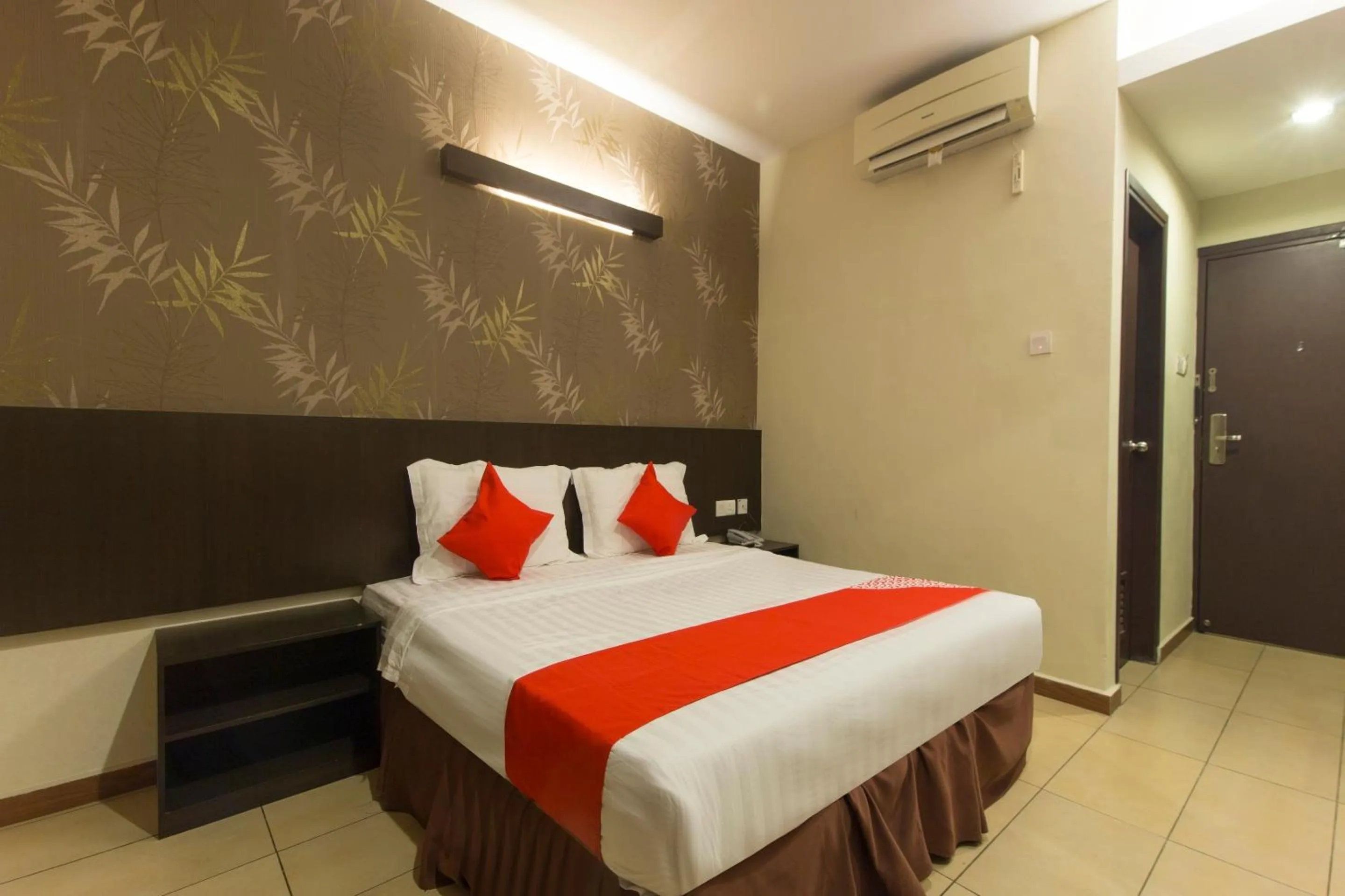 Deluxe King Room in Hotel O Bei King