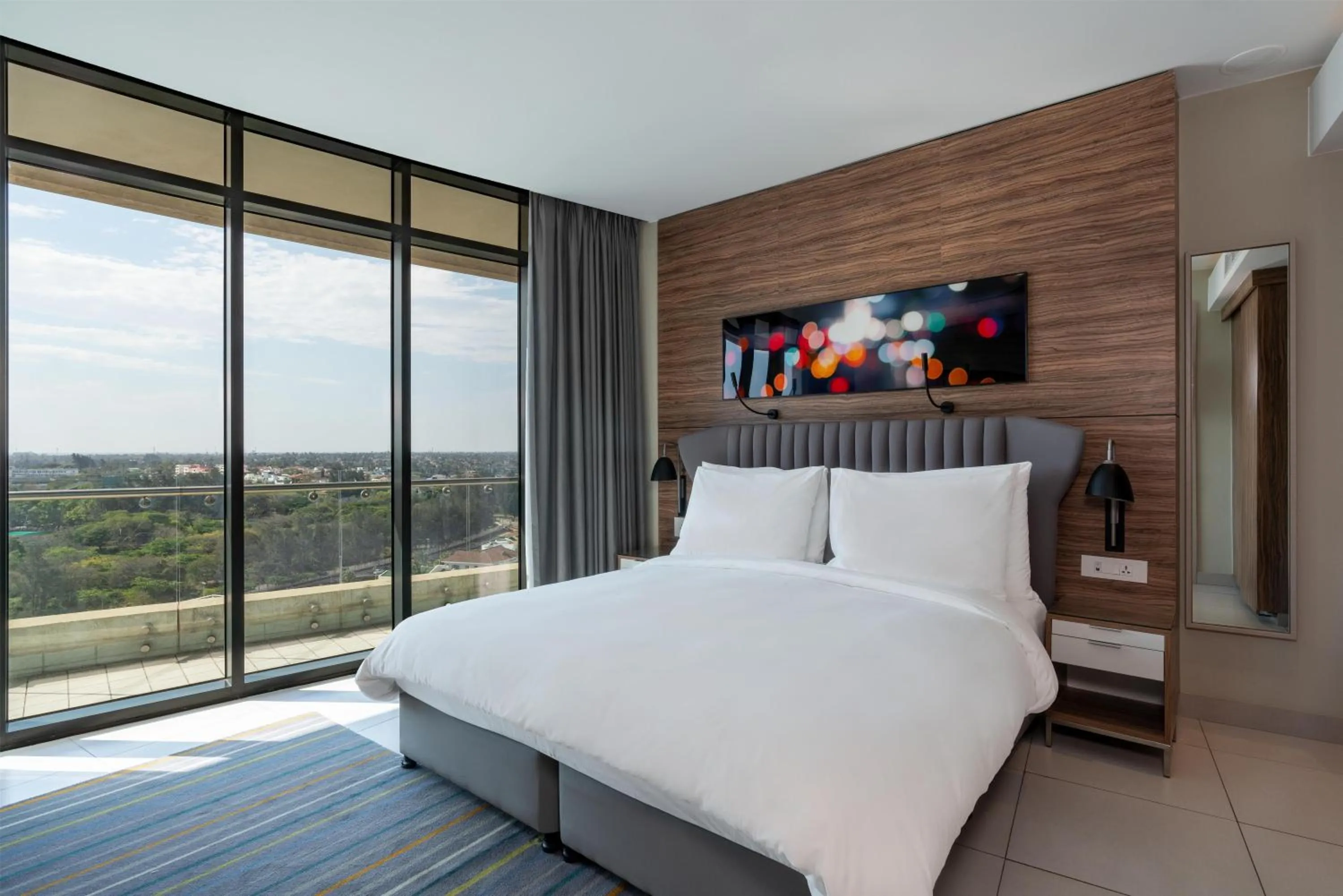 One-Bedroom Apartment with Balcony and City View in Radisson Blu Hotel & Residence Maputo