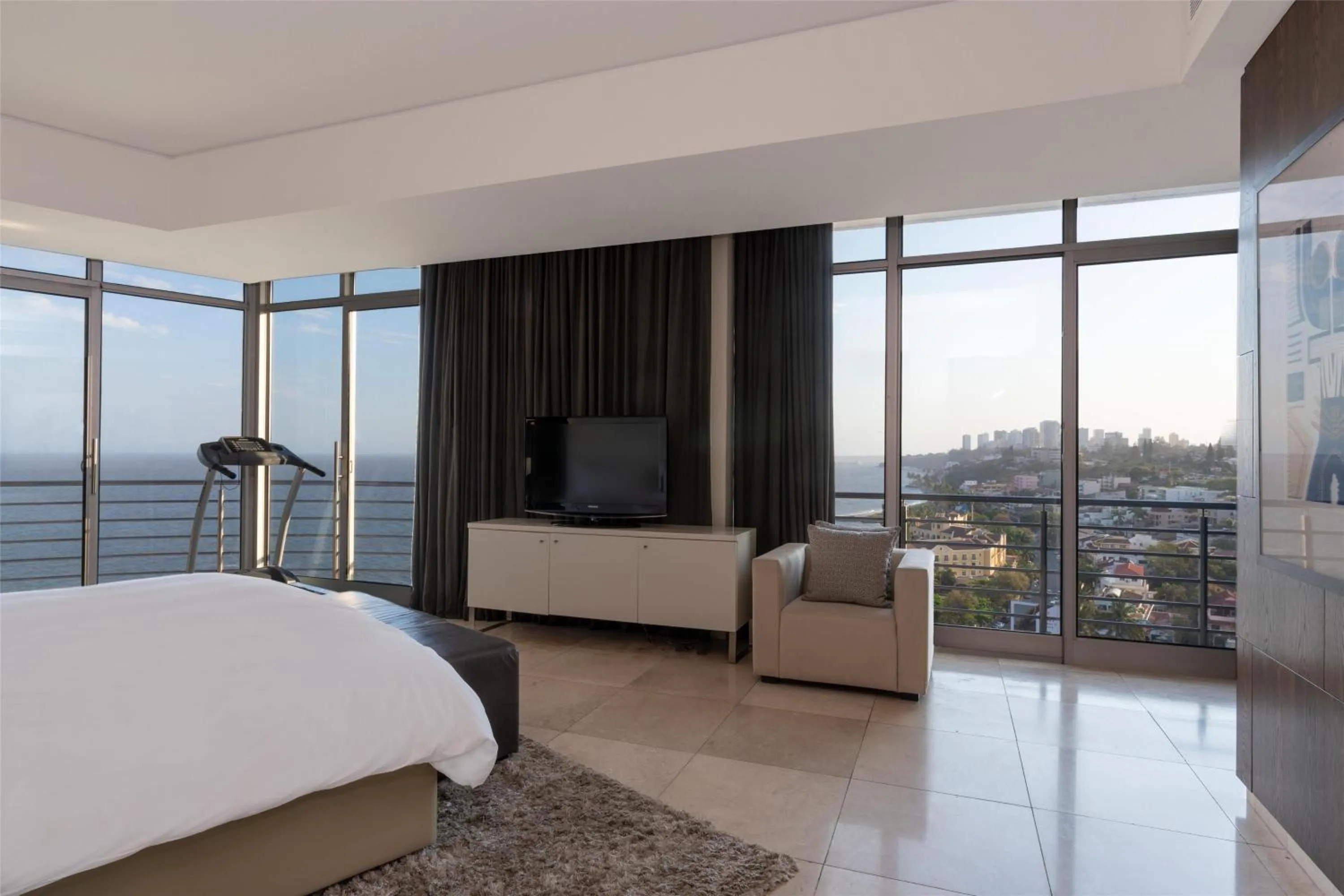 Presidential Suite with Balcony and Sea View in Radisson Blu Hotel & Residence Maputo