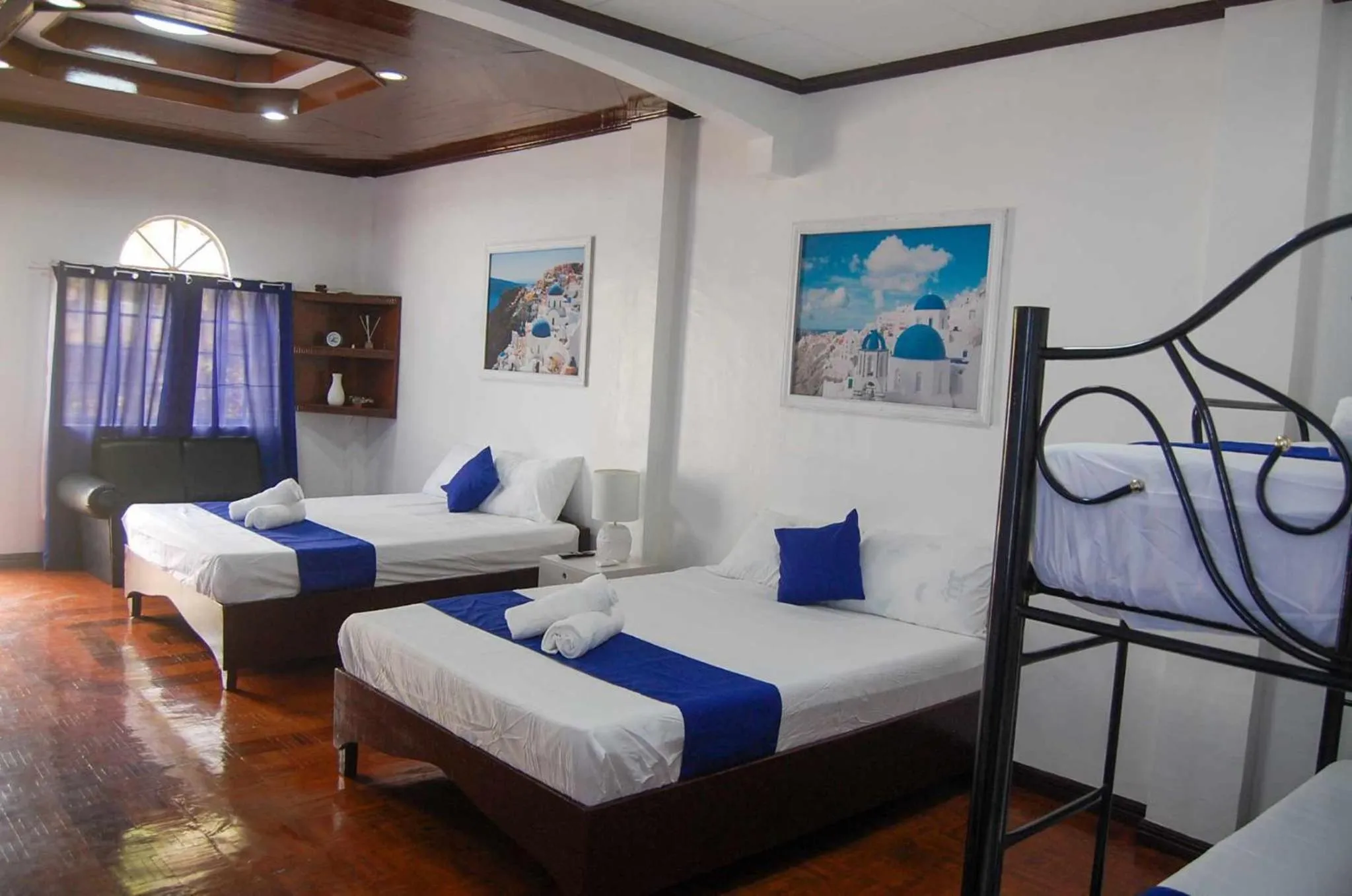 Mixed Dormitory Room in Rockwalled Adventure Resort by Hiverooms