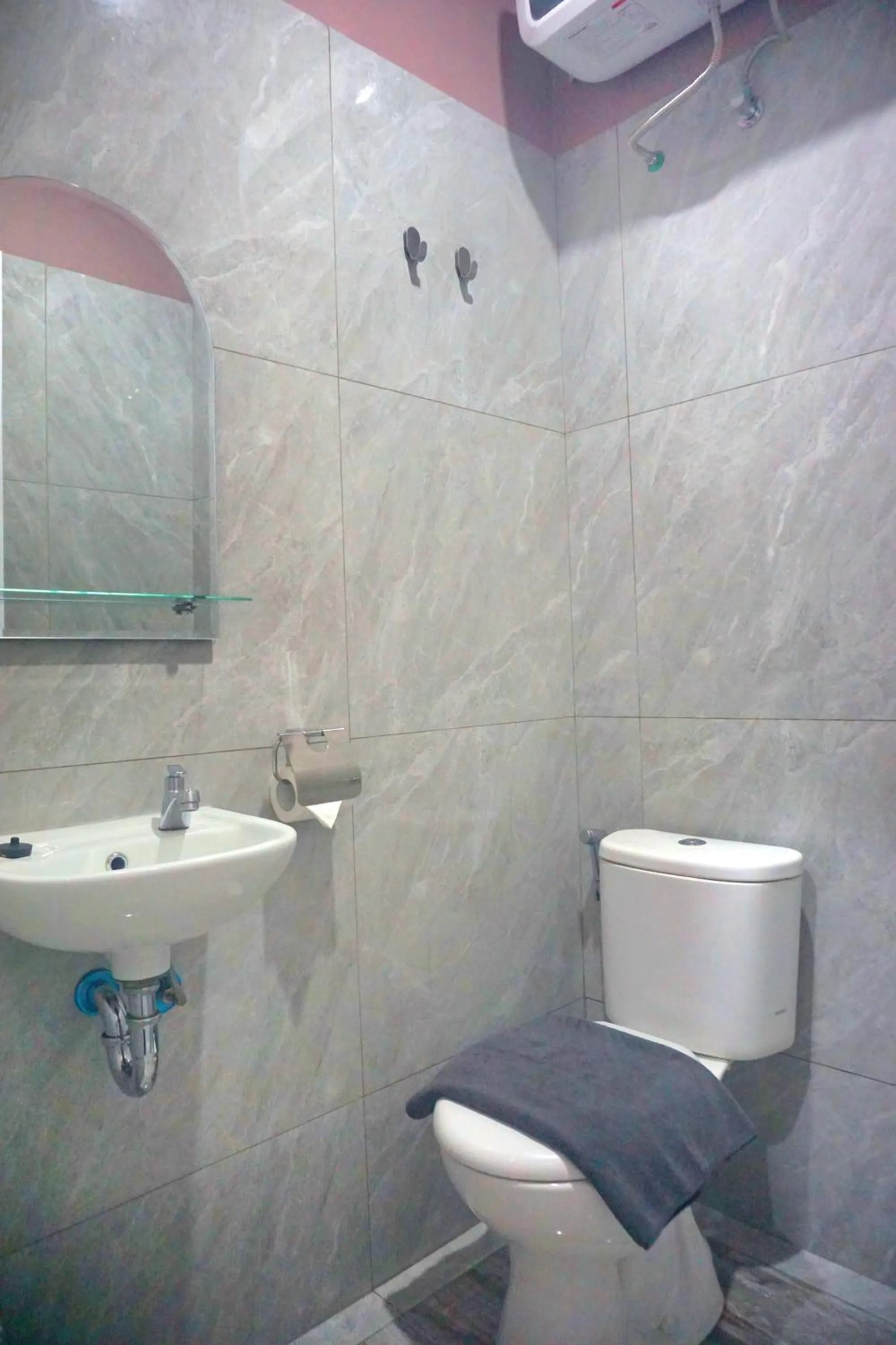 Superior Queen Room in VNC Alam Sutera Hotel Powered by Archipelago