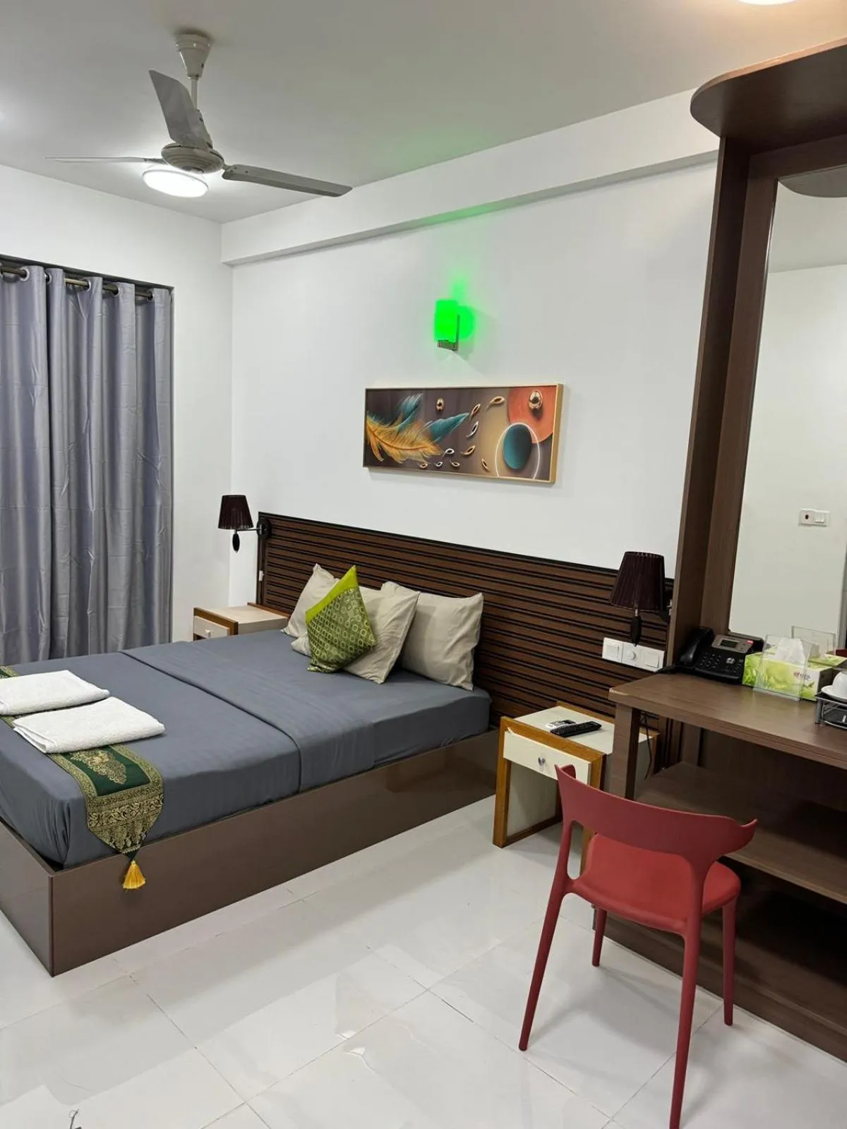 Standard Queen Room in HS Miracle Grand