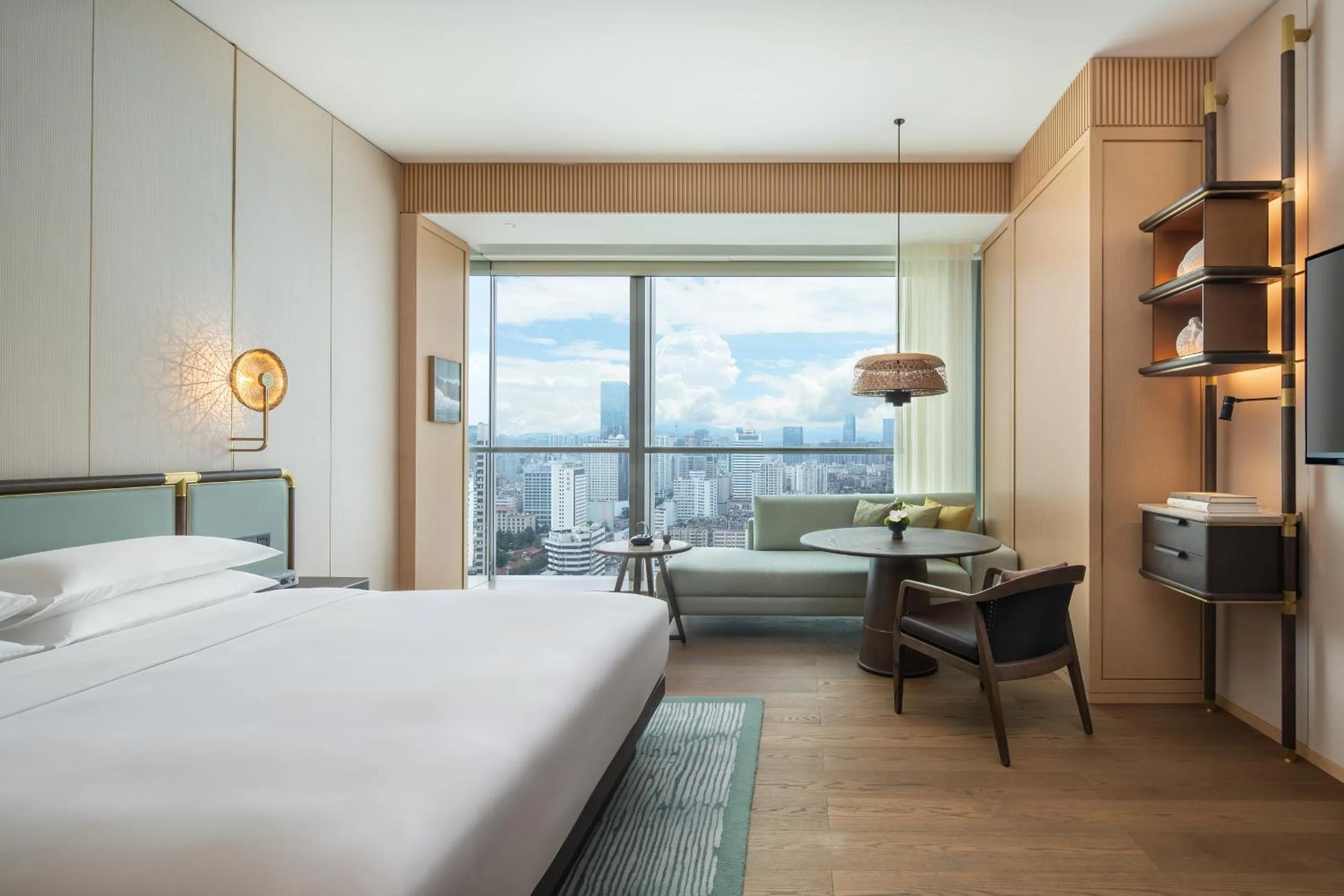 Deluxe King Room in Grand Hyatt Kunming