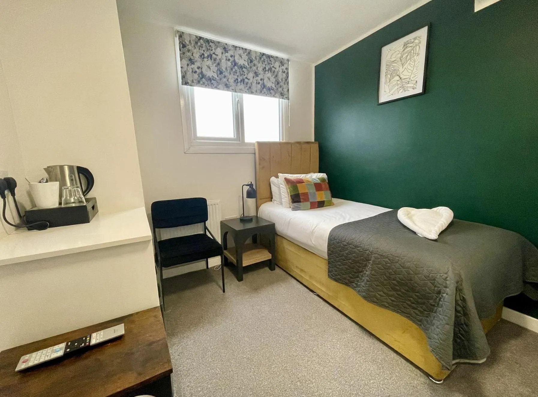 Single Room with Shower - single occupancy in The Norton