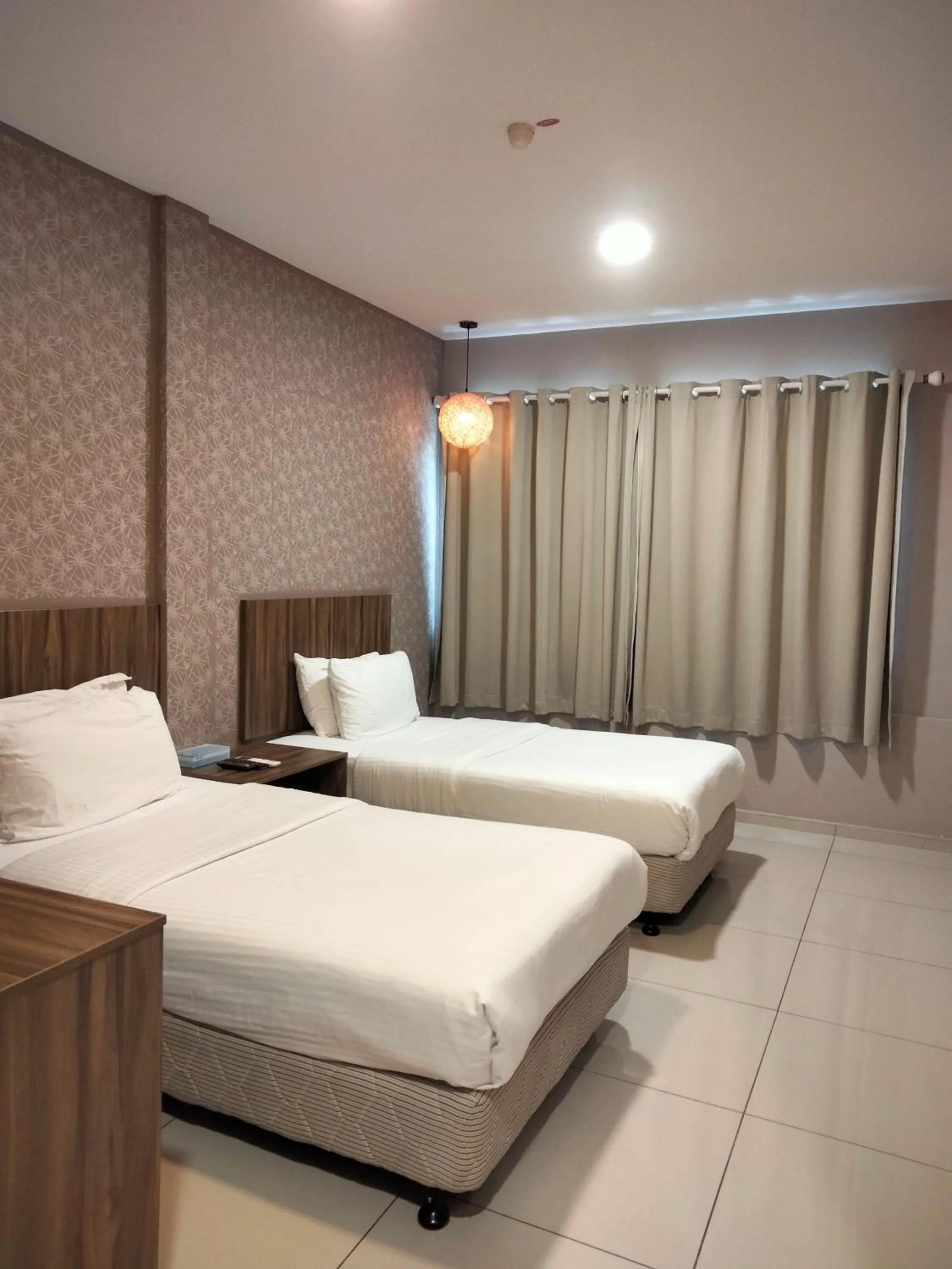 Budget Twin Room in Hotel Jelai @ Raub, Pahang