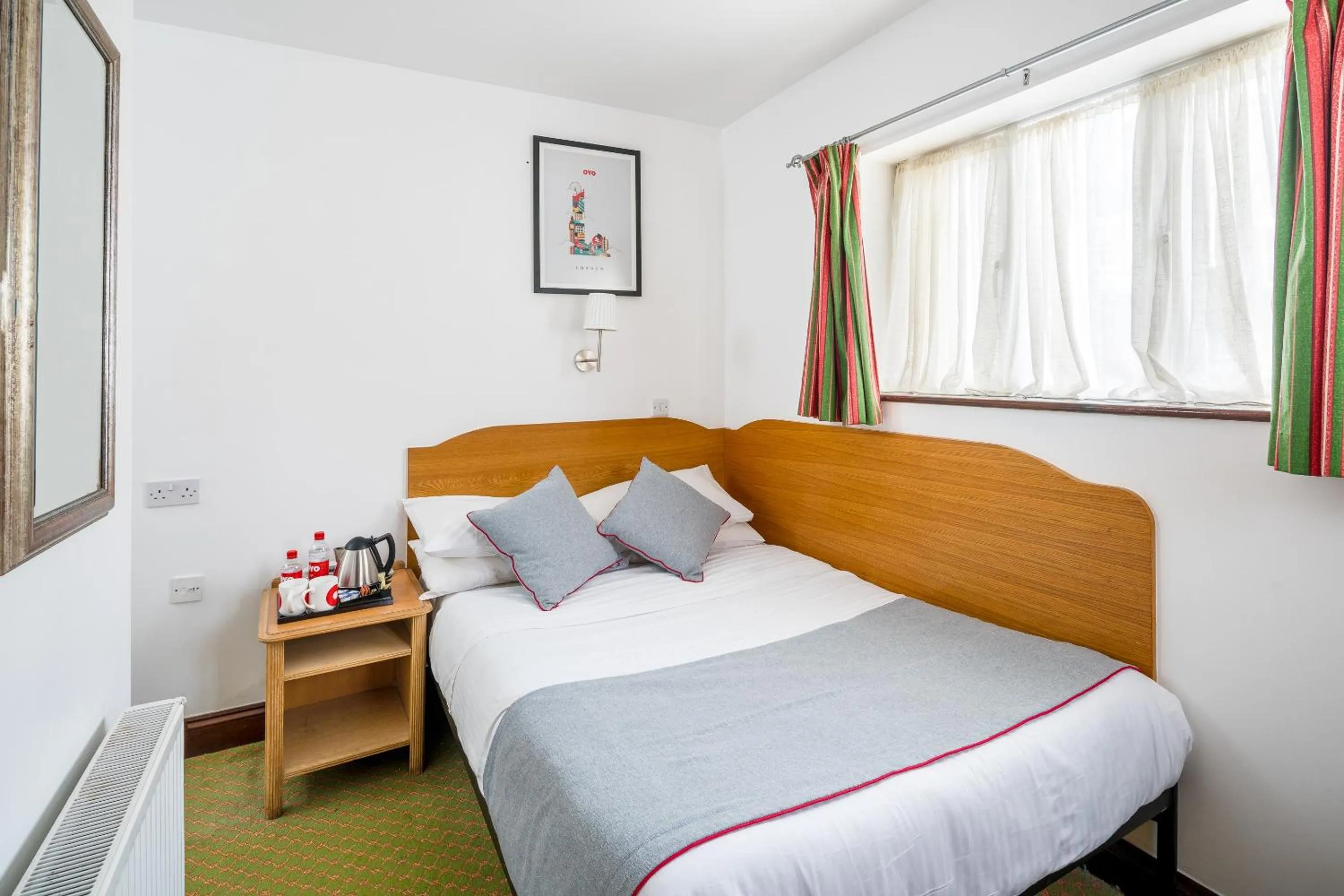 Standard Double Room in Abbey Hotel, London Shepherd's Bush Market