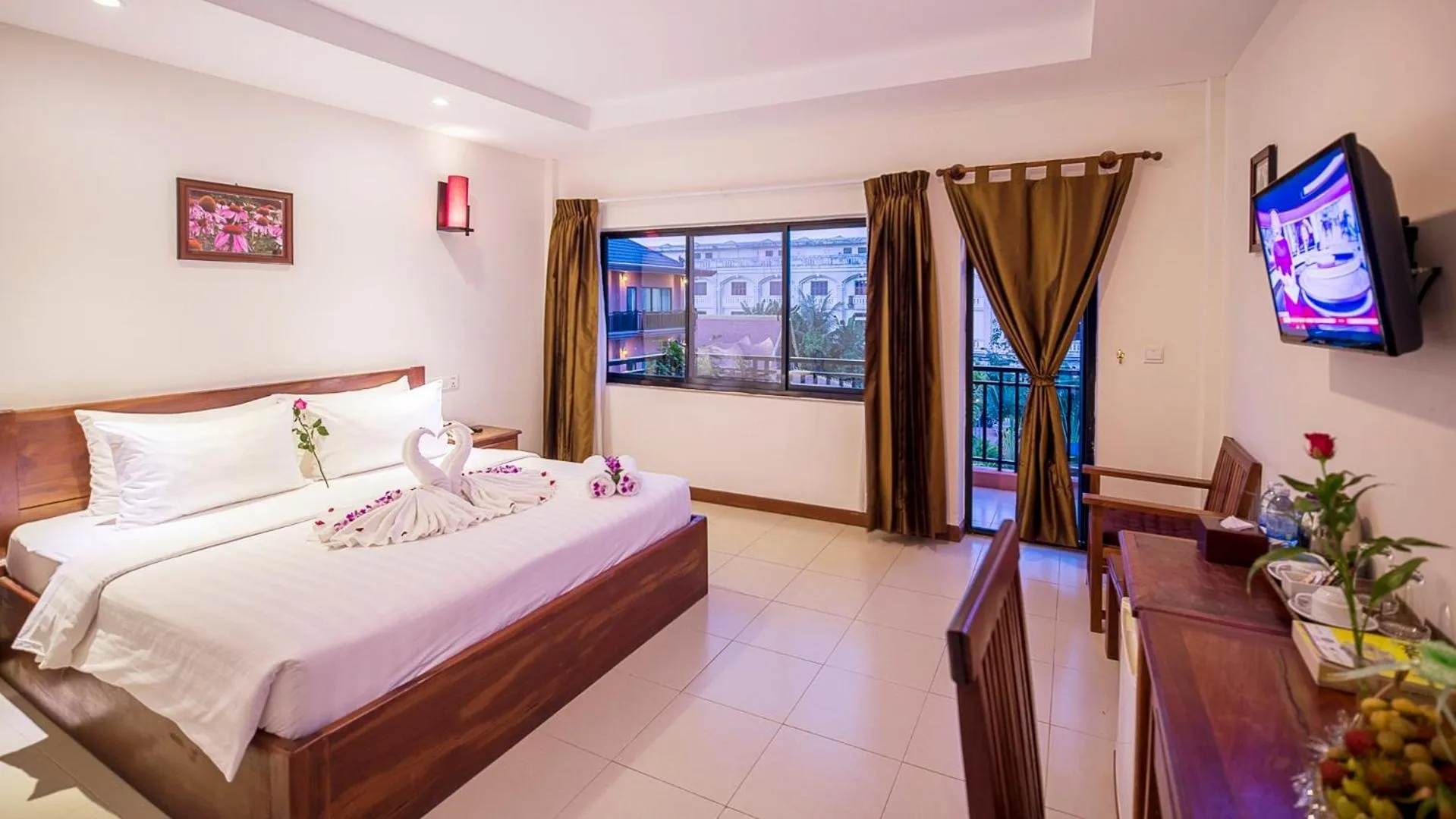 Deluxe Double Room (2 Adults + 1 Child) in Kouprey Hotel
