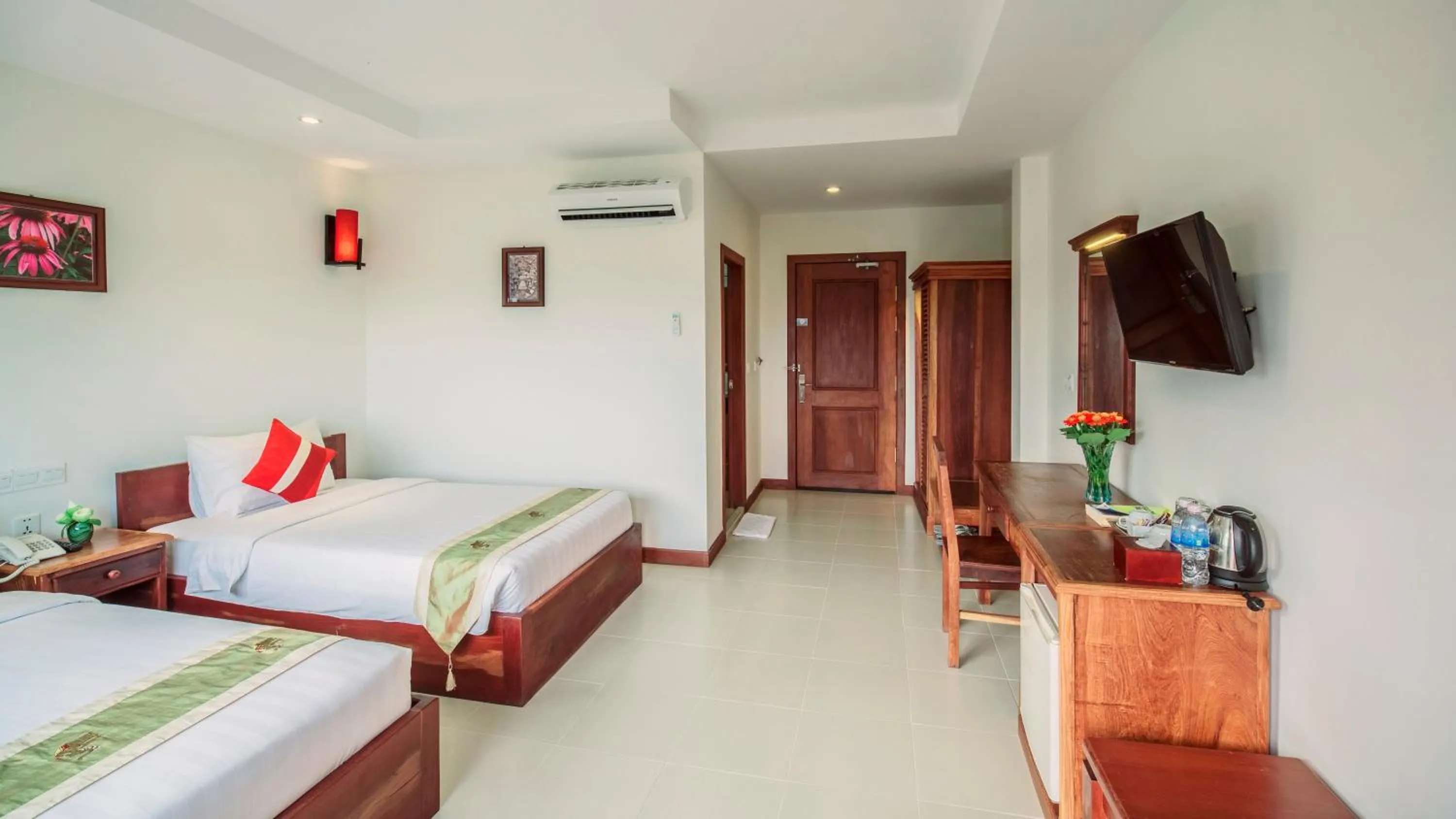 Superior Twin Room in Kouprey Hotel