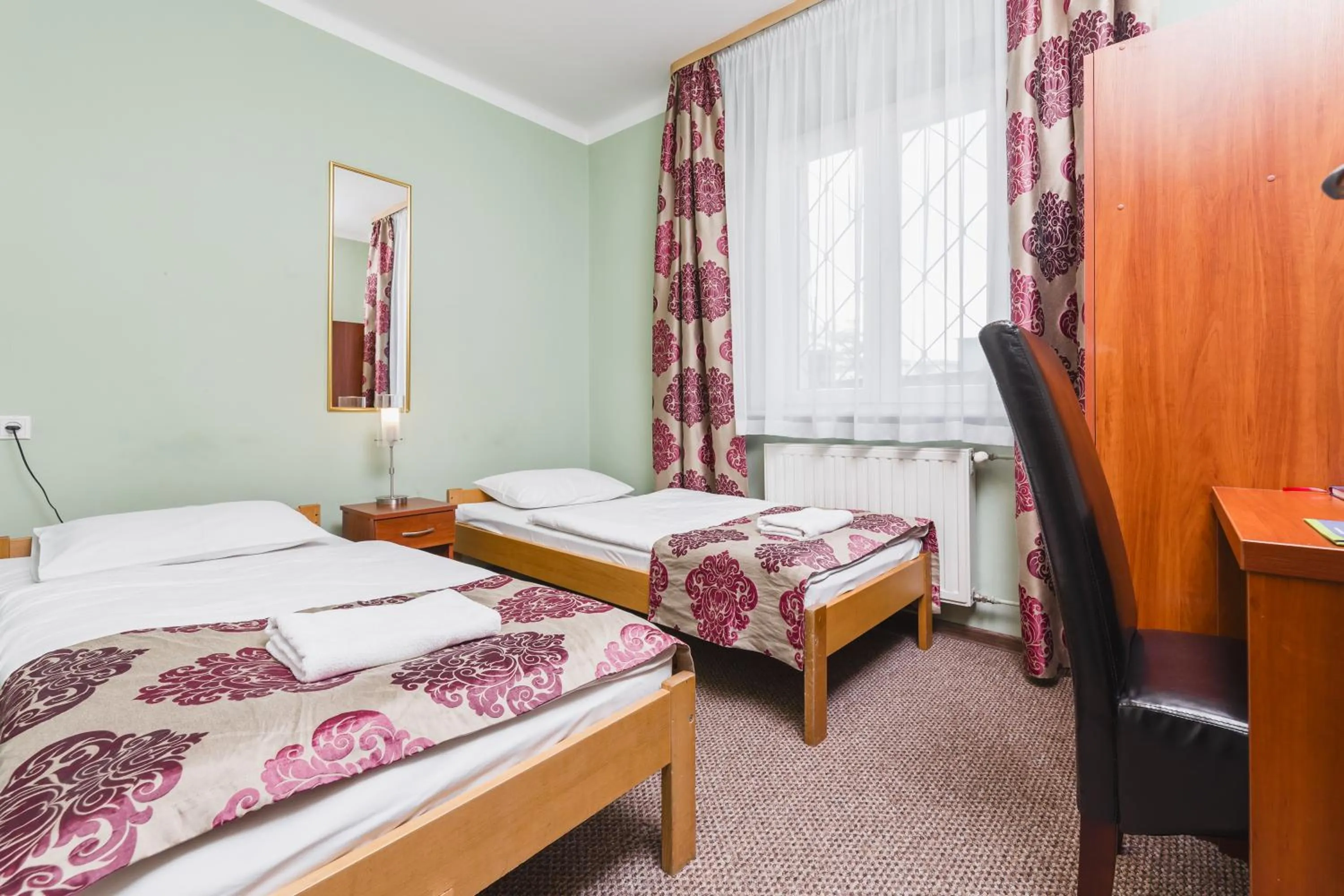 Twin Room - single occupancy in Hostel Biały Dom