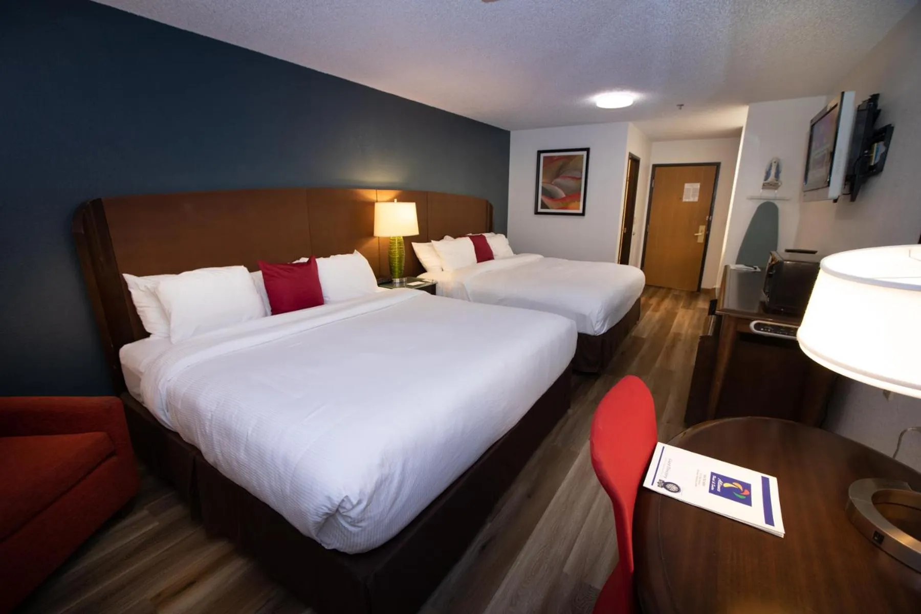 King Room with Two King Beds - Non-Smoking in Alliance Hotel & Suites, a Howard Johnson by Wyndham