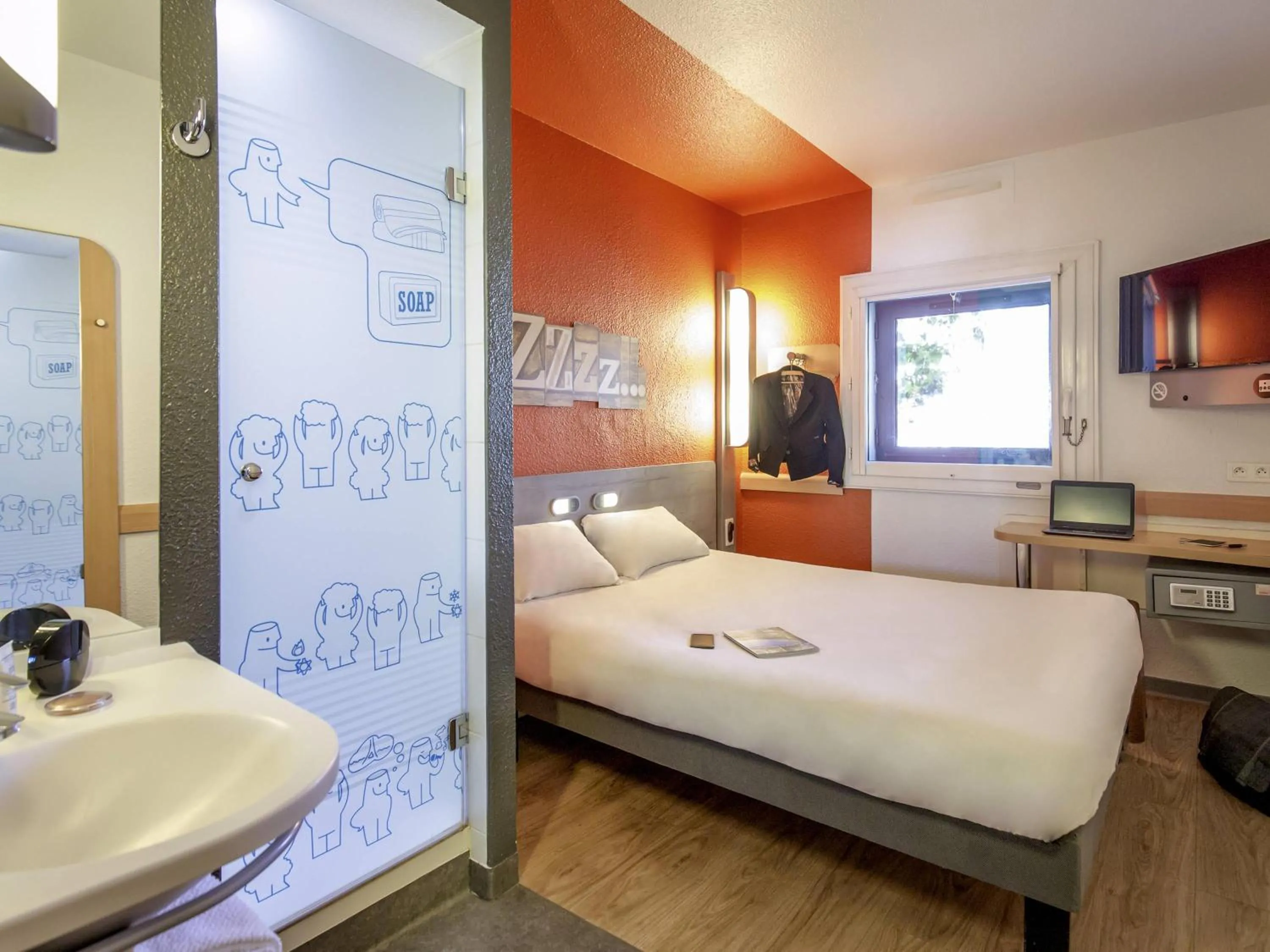 Double Room in Ibis Budget Marseille Timone