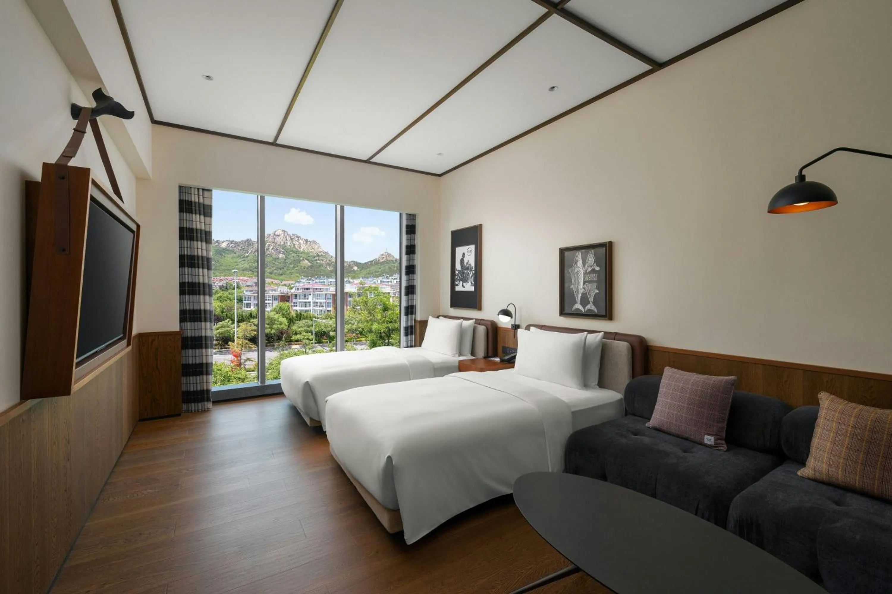Encore Twin Room with City View in Flow and Co. Qingdao, Autograph Collection