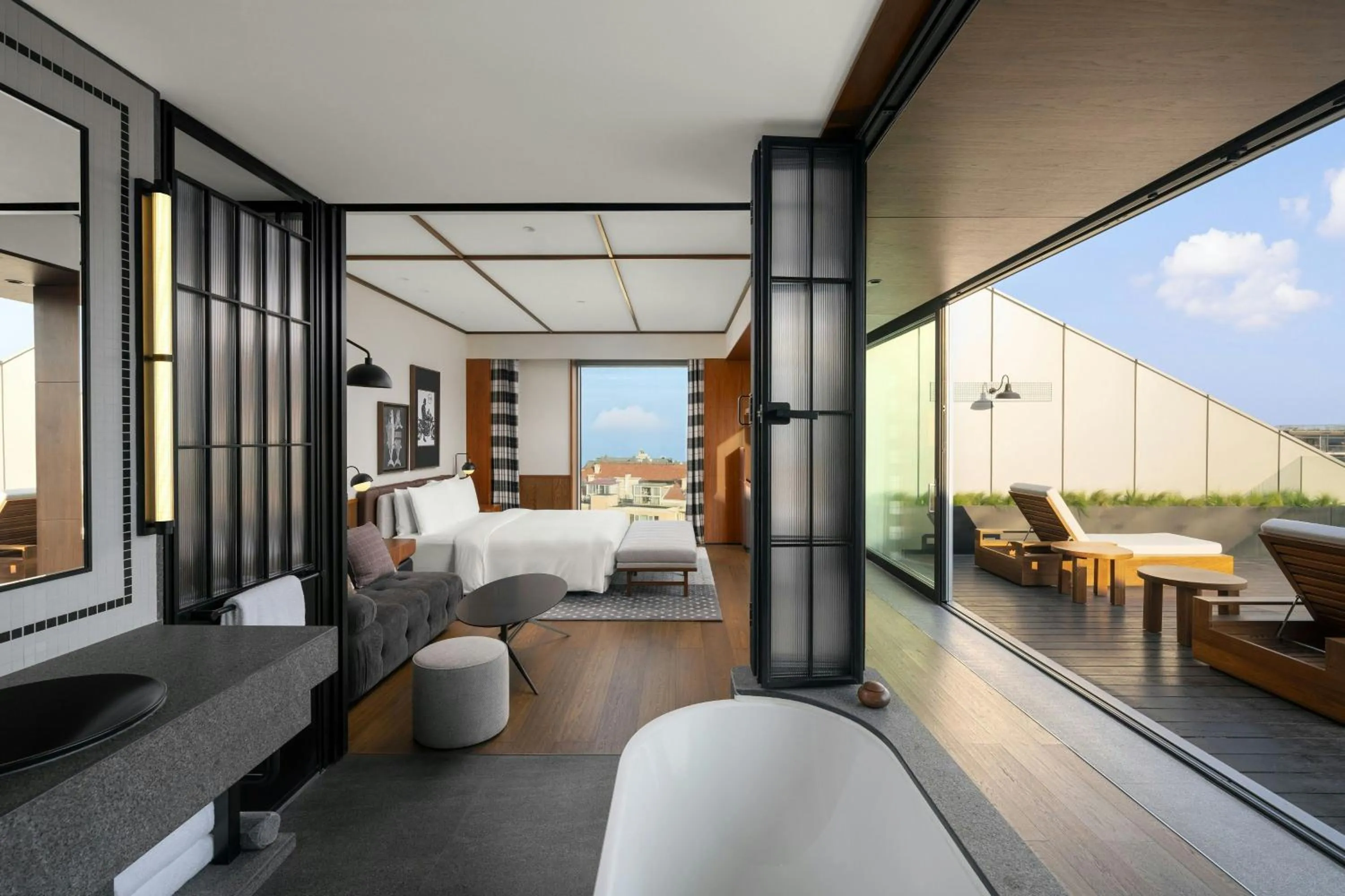 Premium Larger King Room with Terrace in Flow and Co. Qingdao, Autograph Collection
