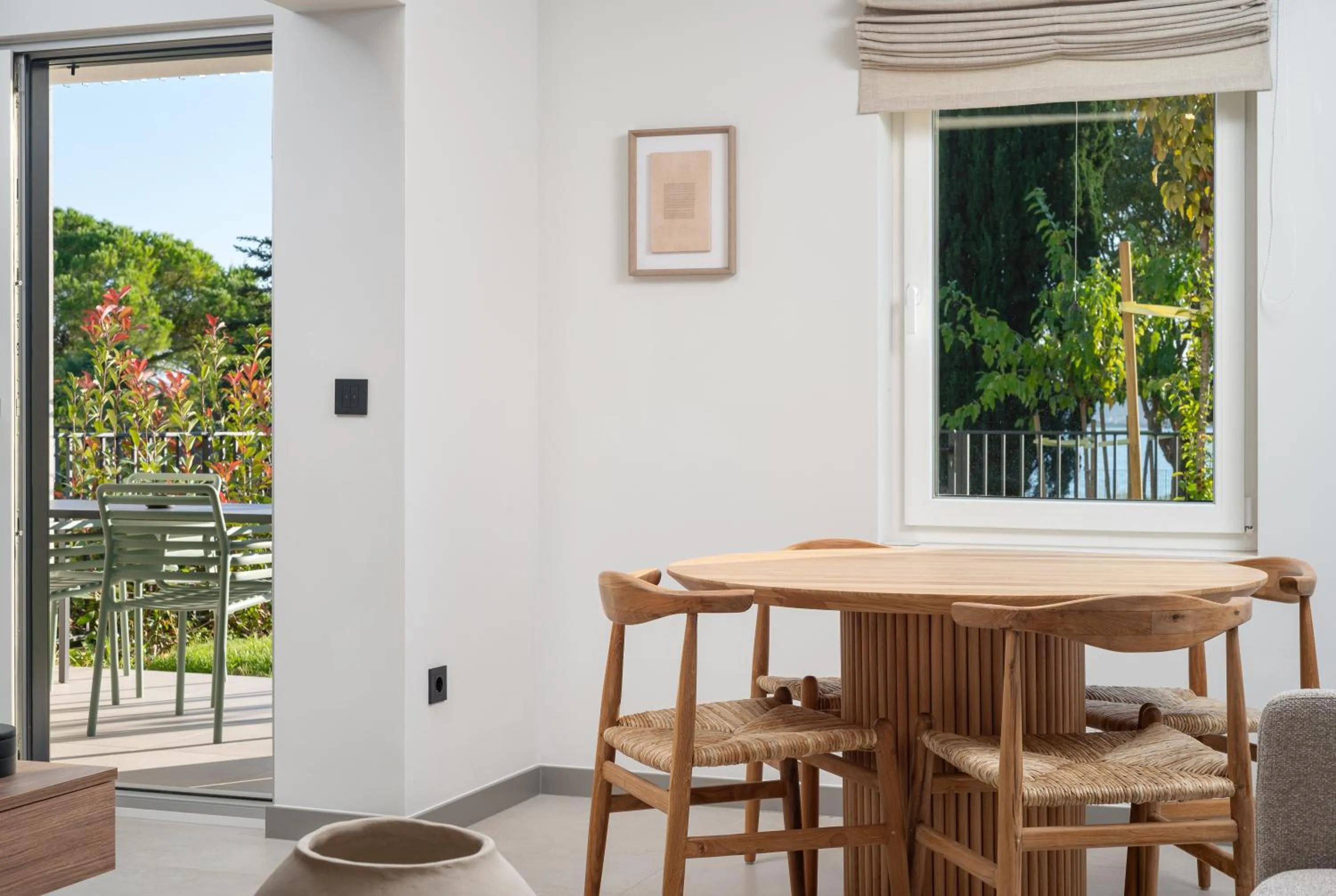 Premium Two-Bedroom Apartment with Garden in Molum Hotel & Residences