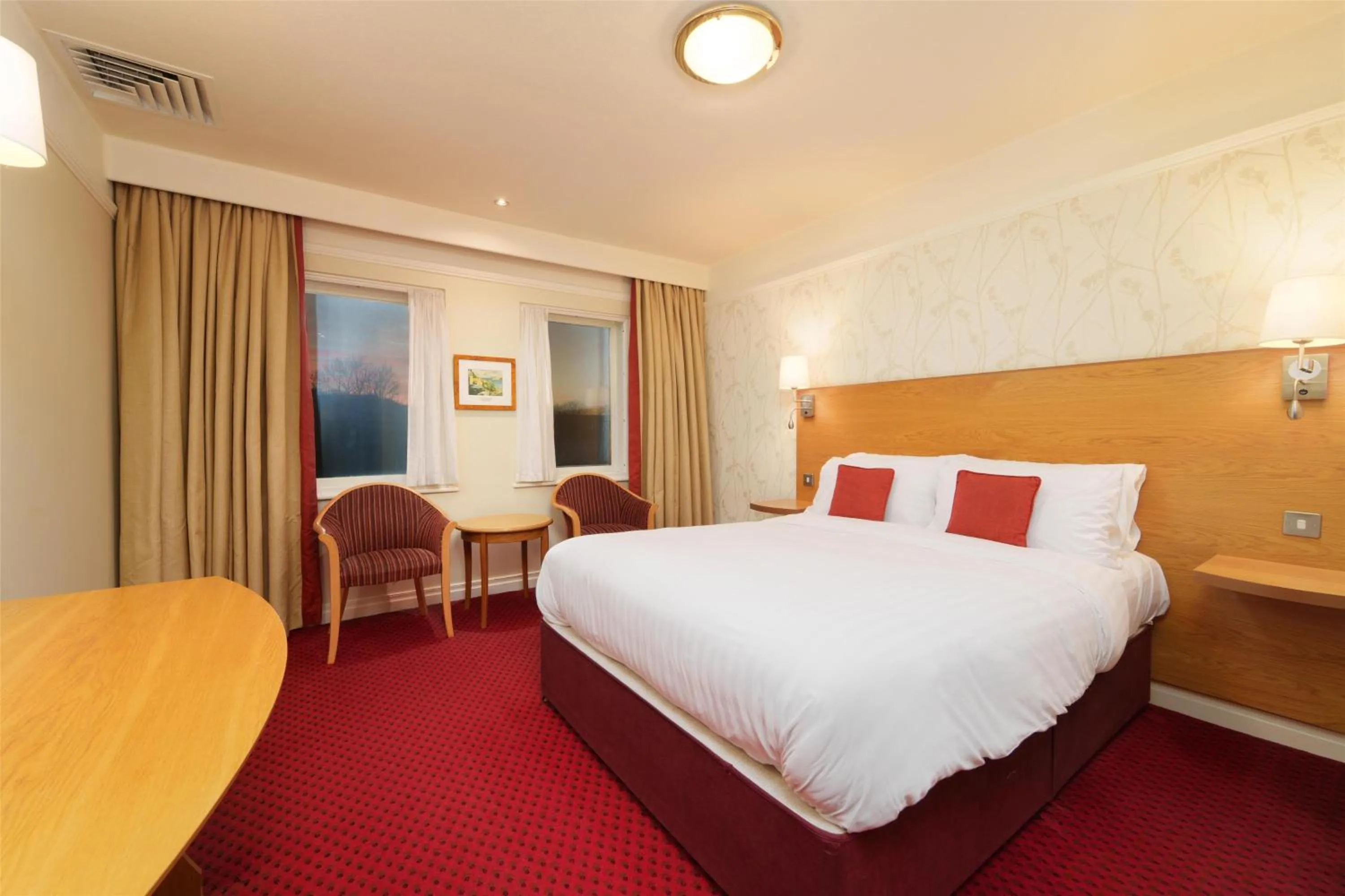 Standard Queen Room in Best Western Plus Milford Hotel