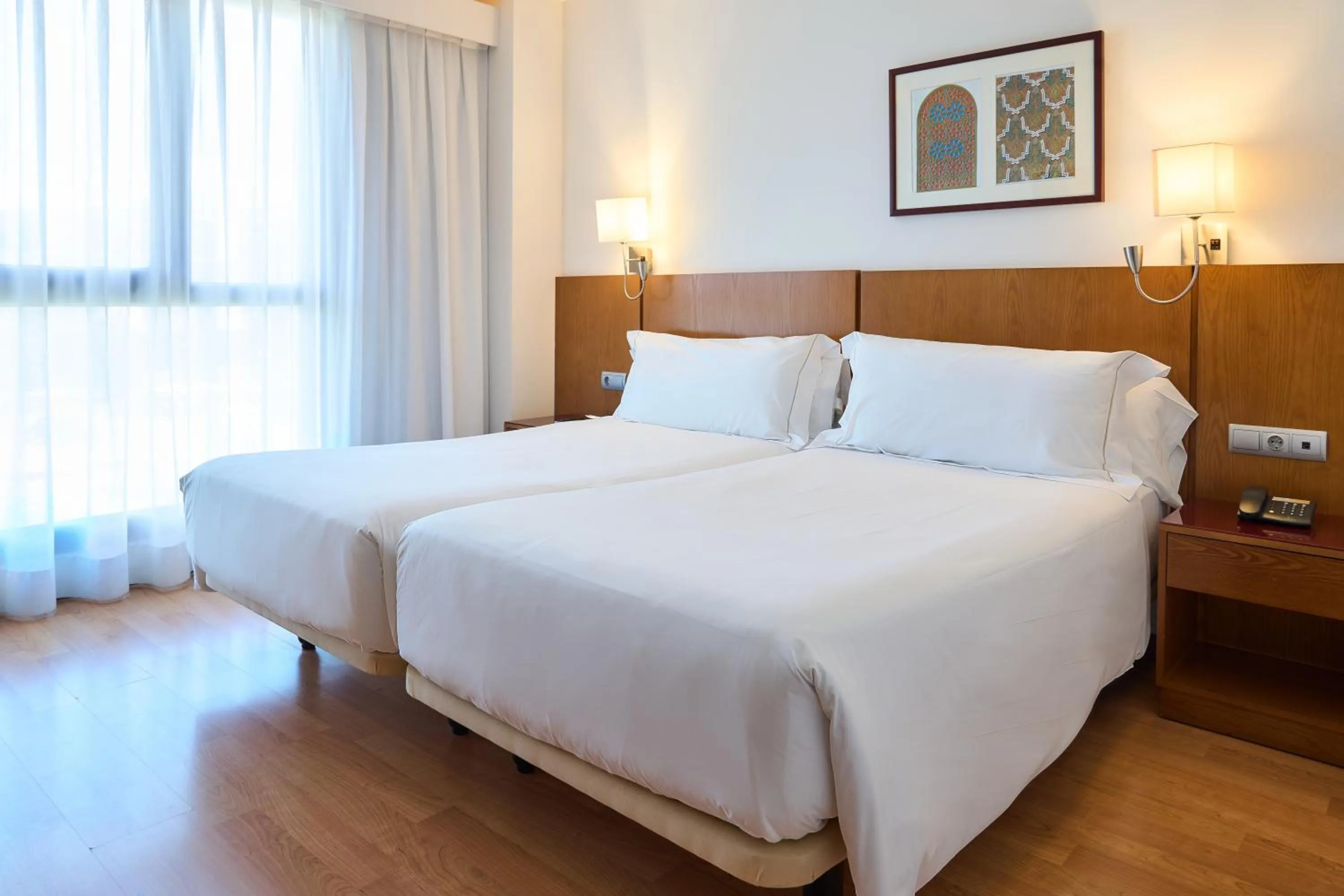 Twin Room (2 Adults + 1 Child) in Senator Granada