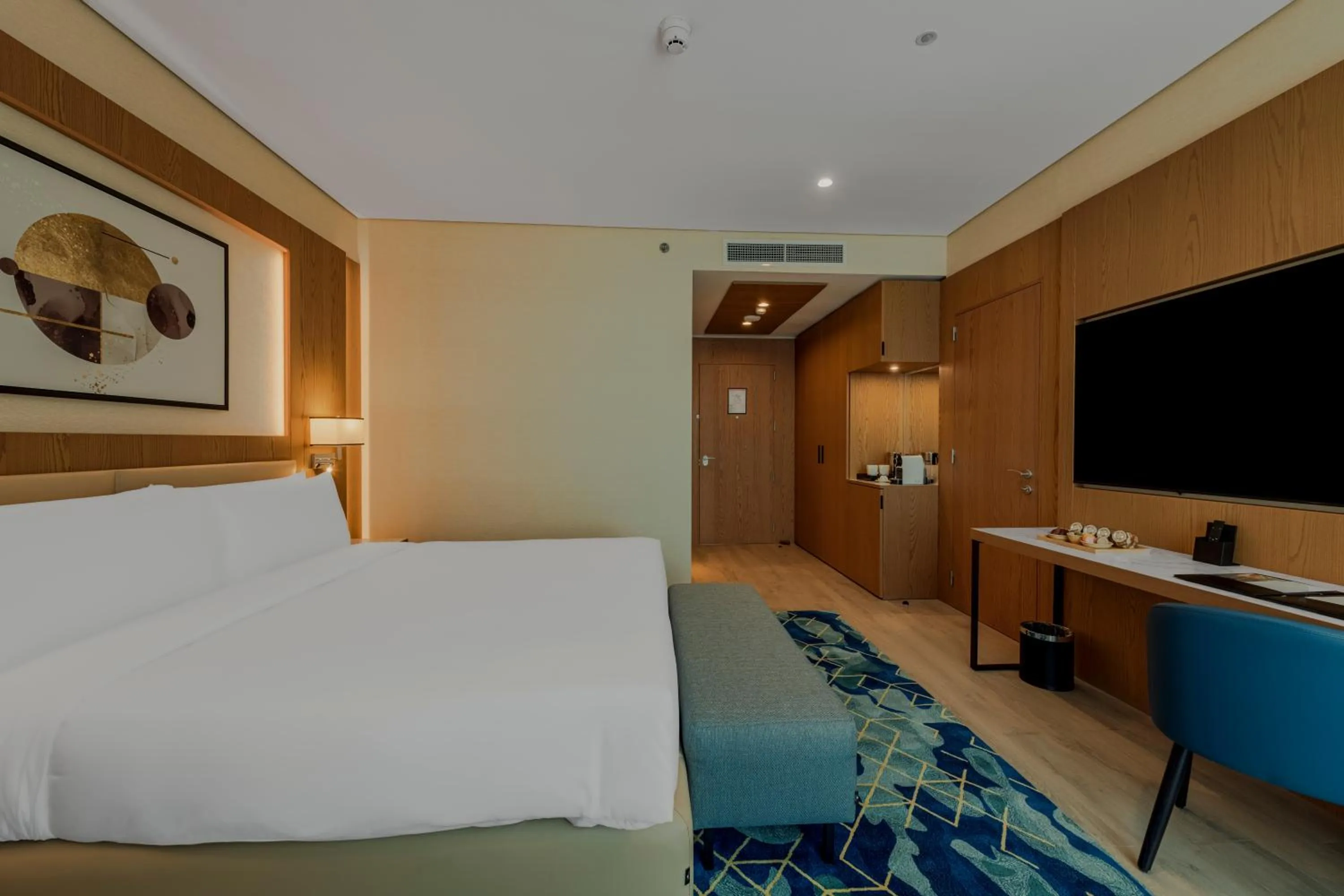 Deluxe King Room in Millennium Al Masar