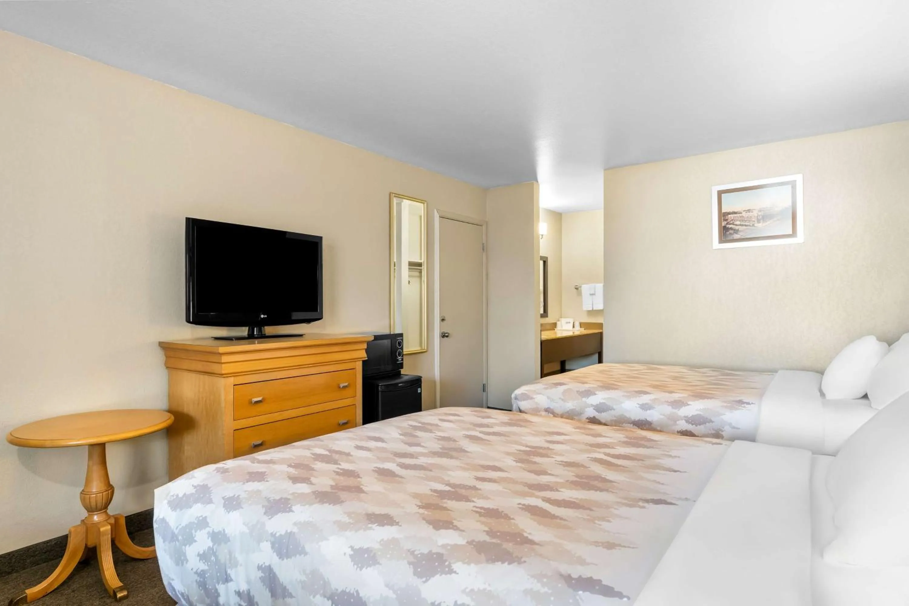 Double Room in Americas Best Value Inn Yakima