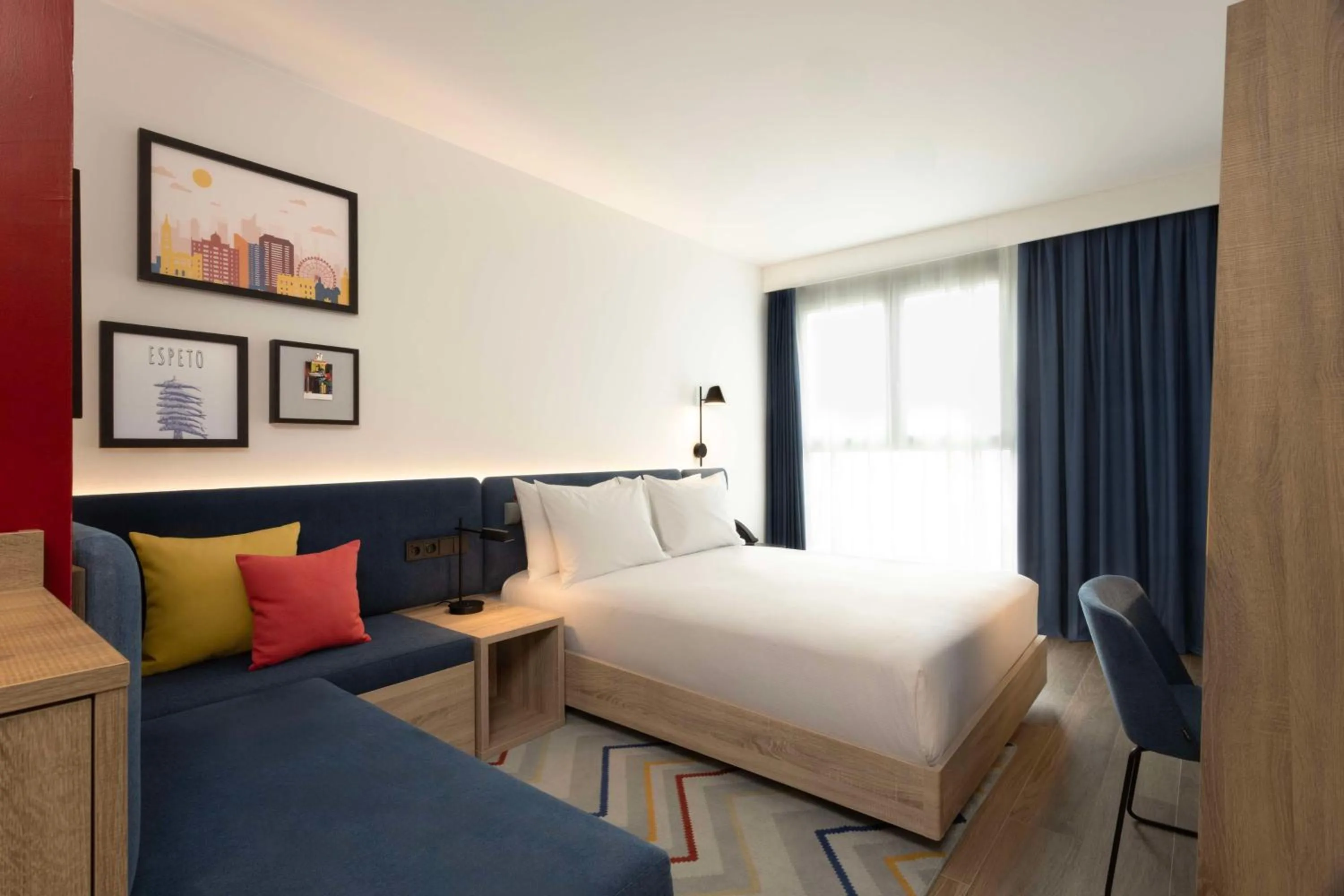 Queen Room with Sofa Bed in Hampton By Hilton Malaga Martiricos
