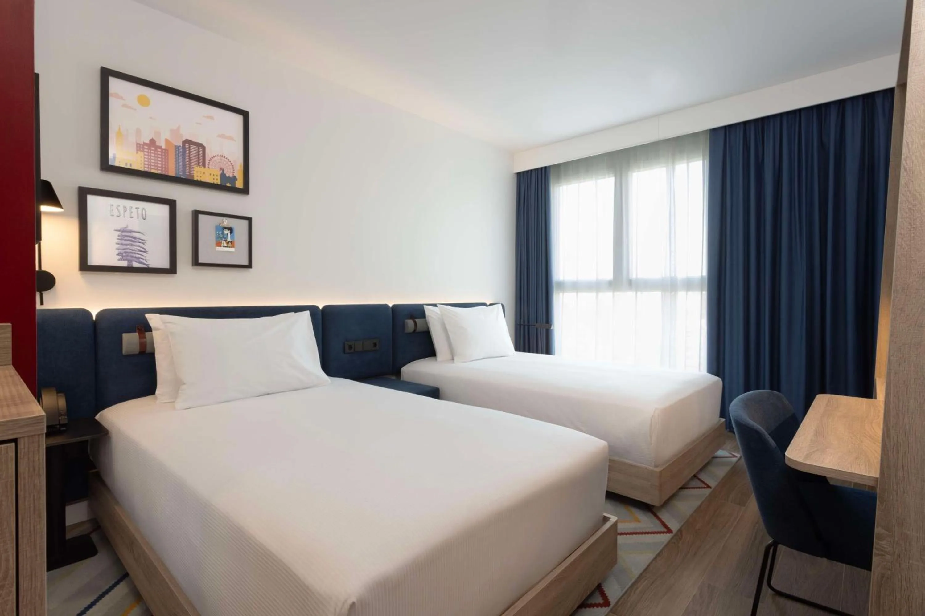 Family Connecting Rooms in Hampton By Hilton Malaga Martiricos