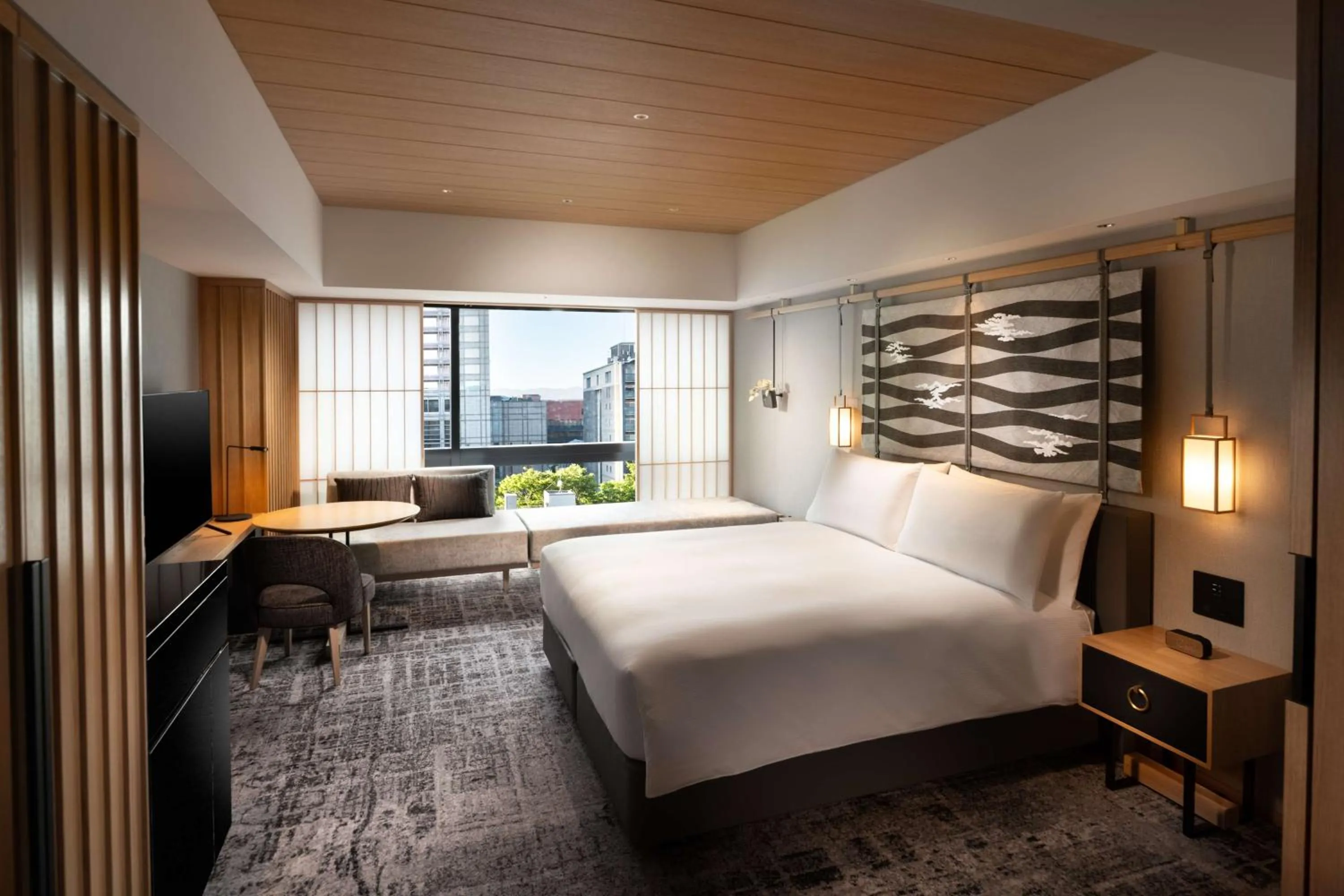 Deluxe King Room with City View in Hilton Kyoto