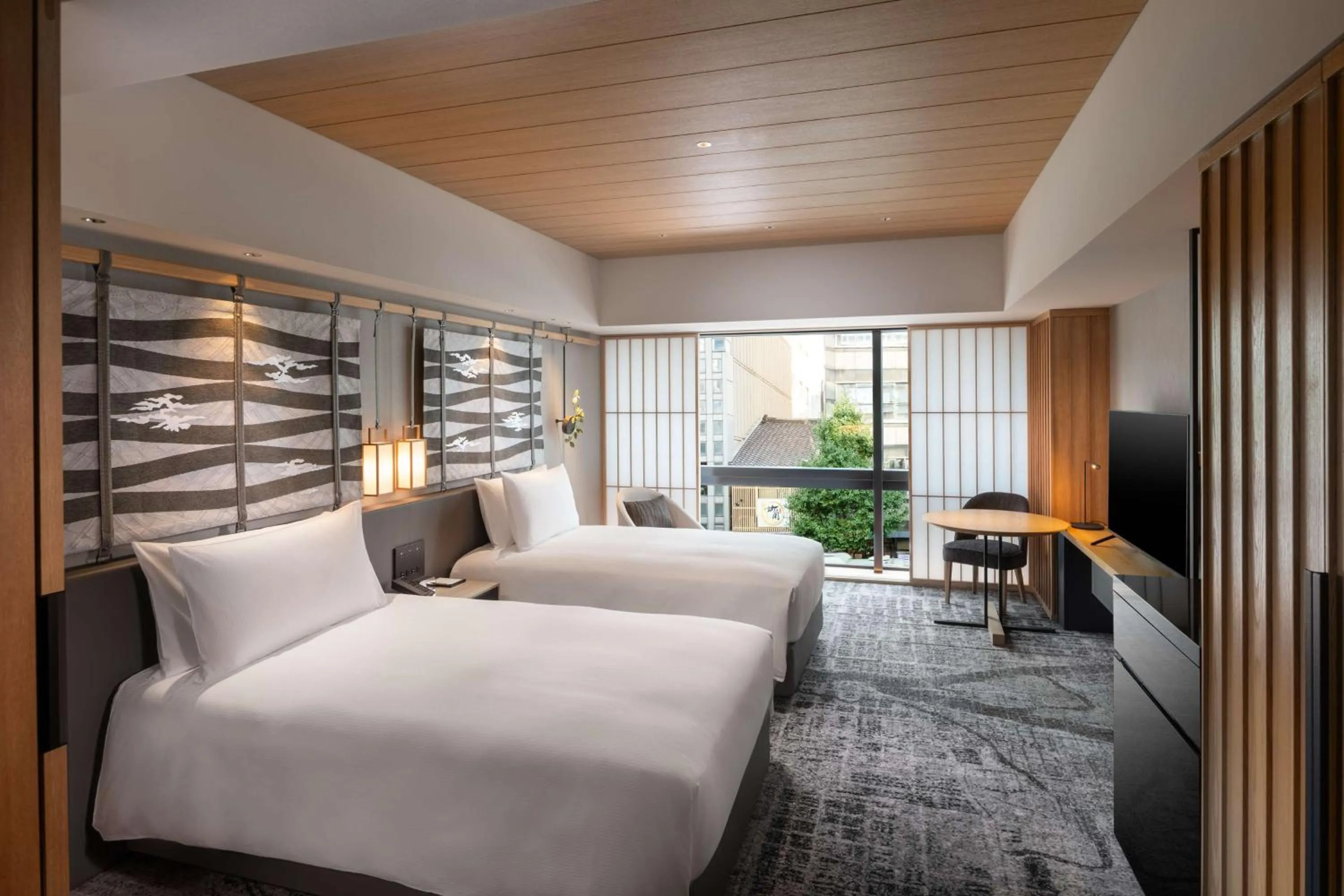Deluxe Twin Room with City View in Hilton Kyoto