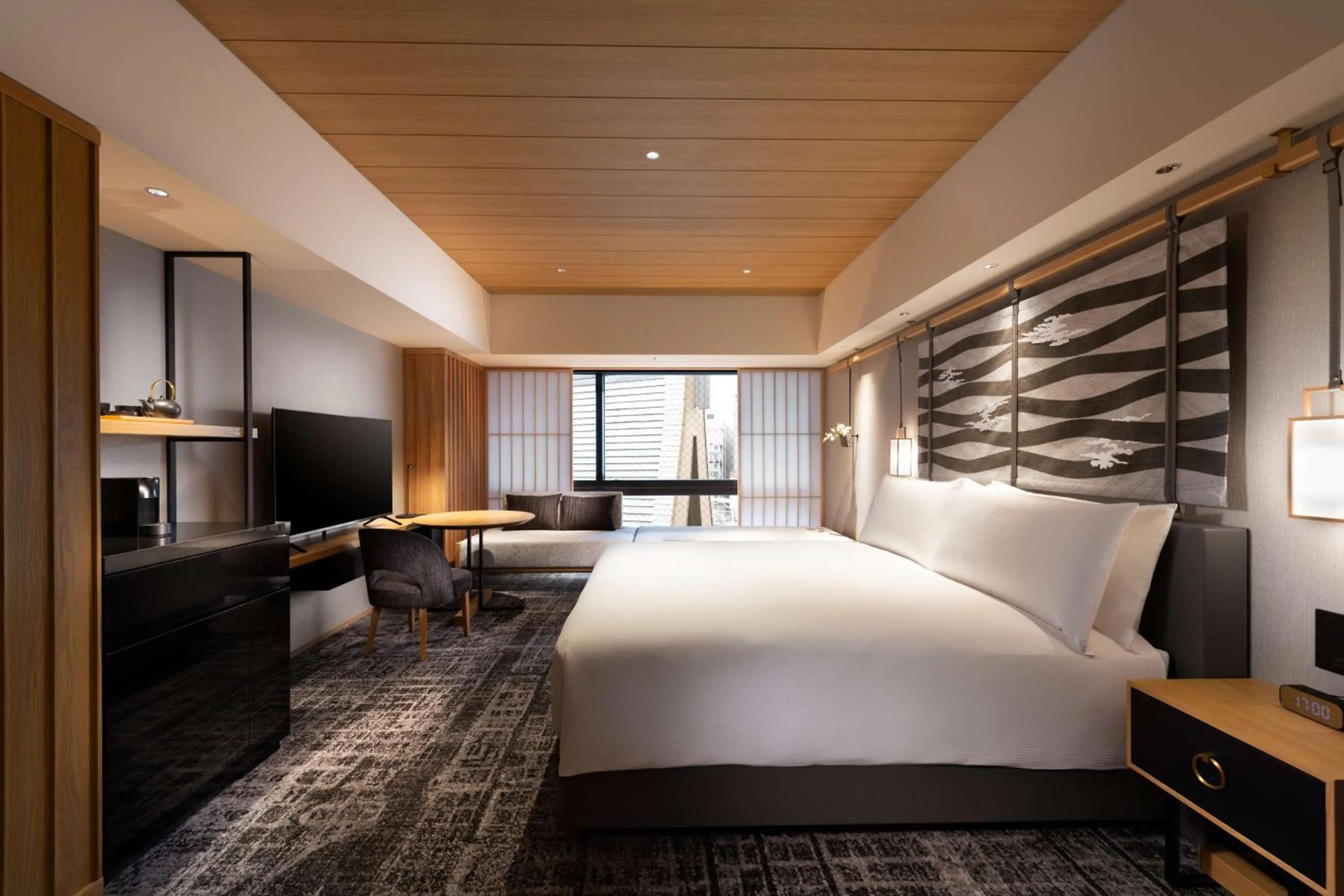 Deluxe King Room in Hilton Kyoto
