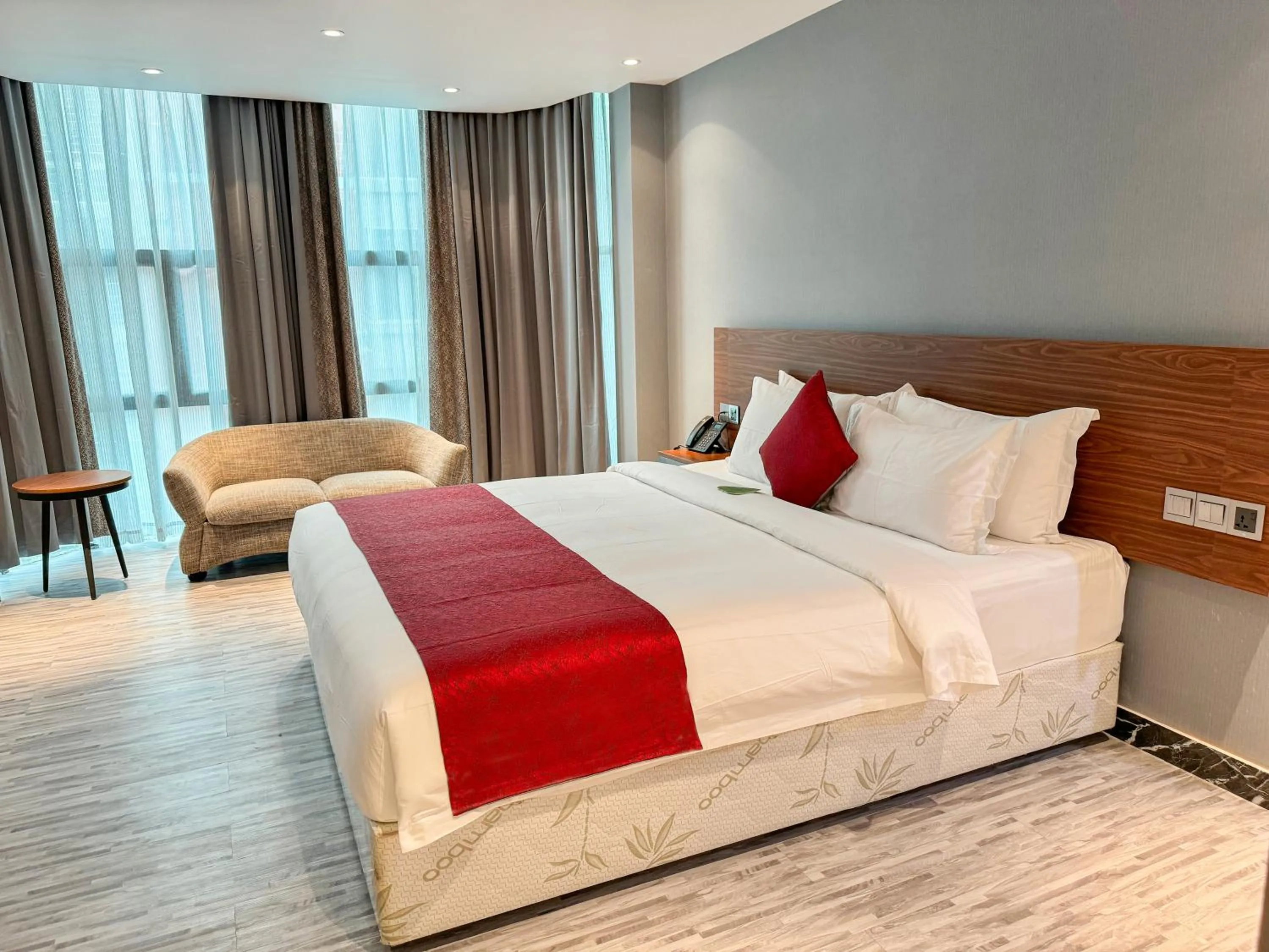 Large Double Room in Hotel Omni Residency Baridhara