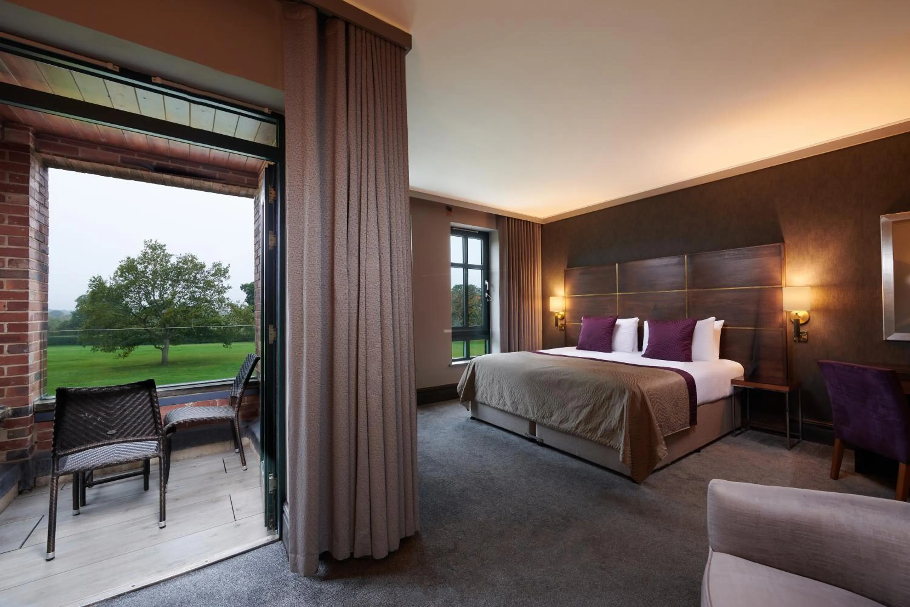 Classic Double Room with Balcony in Aldwark Manor Estate