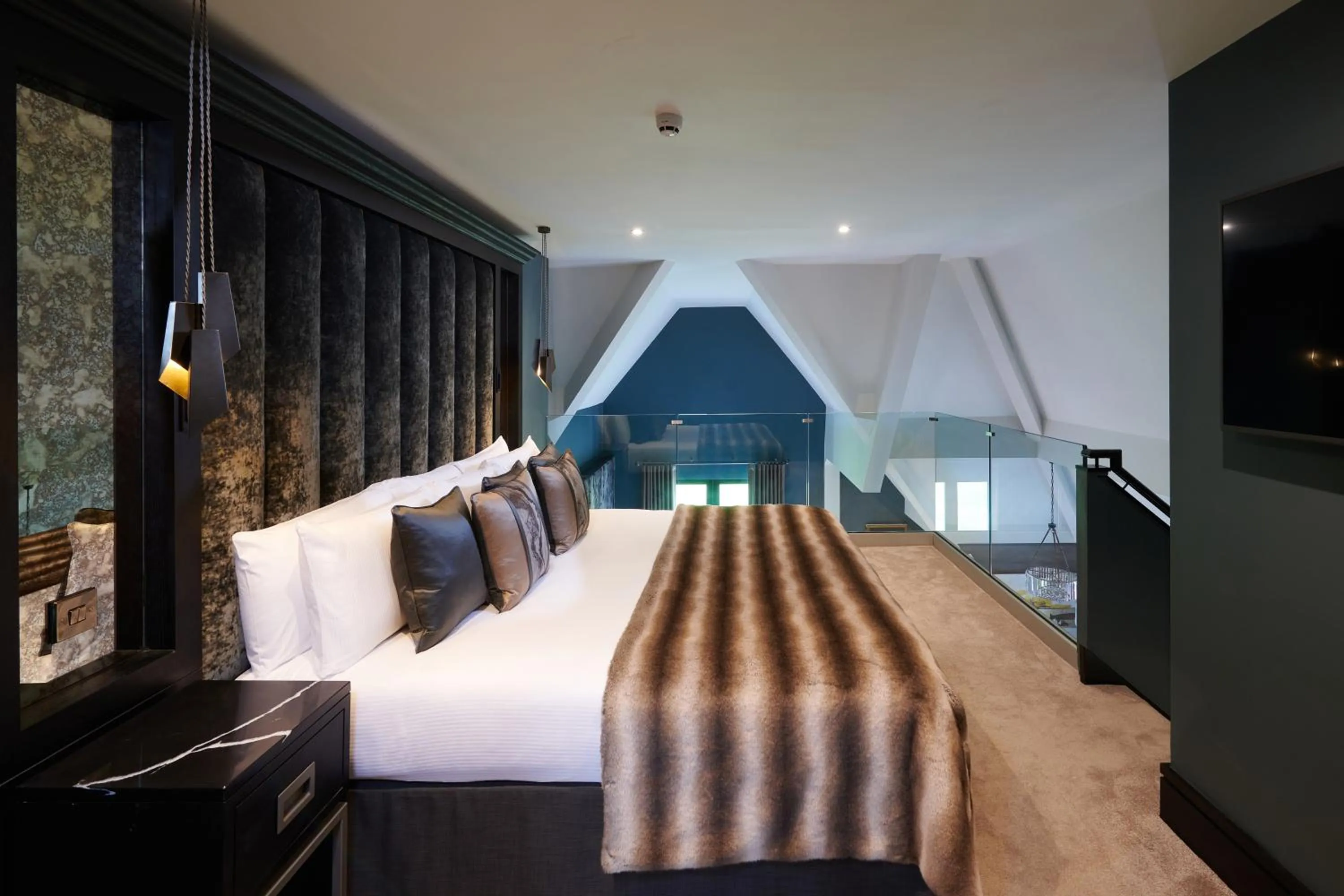 Suite with Hot Tub in Aldwark Manor Estate